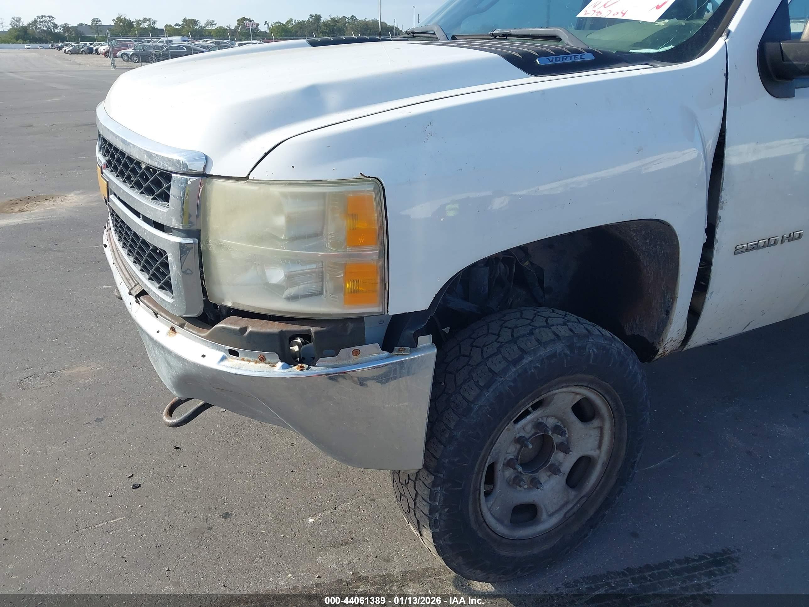 CHEVROLET SILVERADO image 6