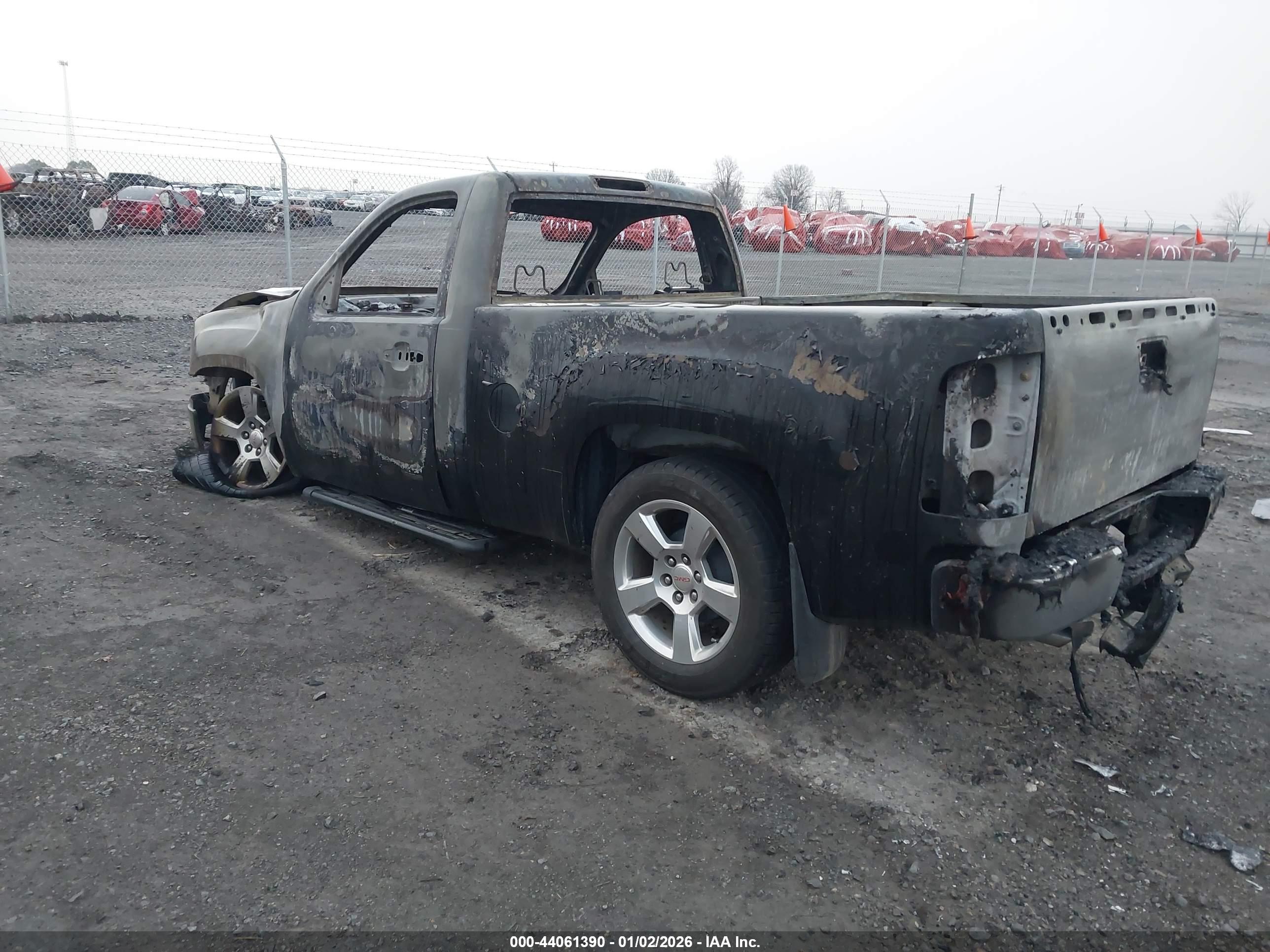 GMC SIERRA image 3