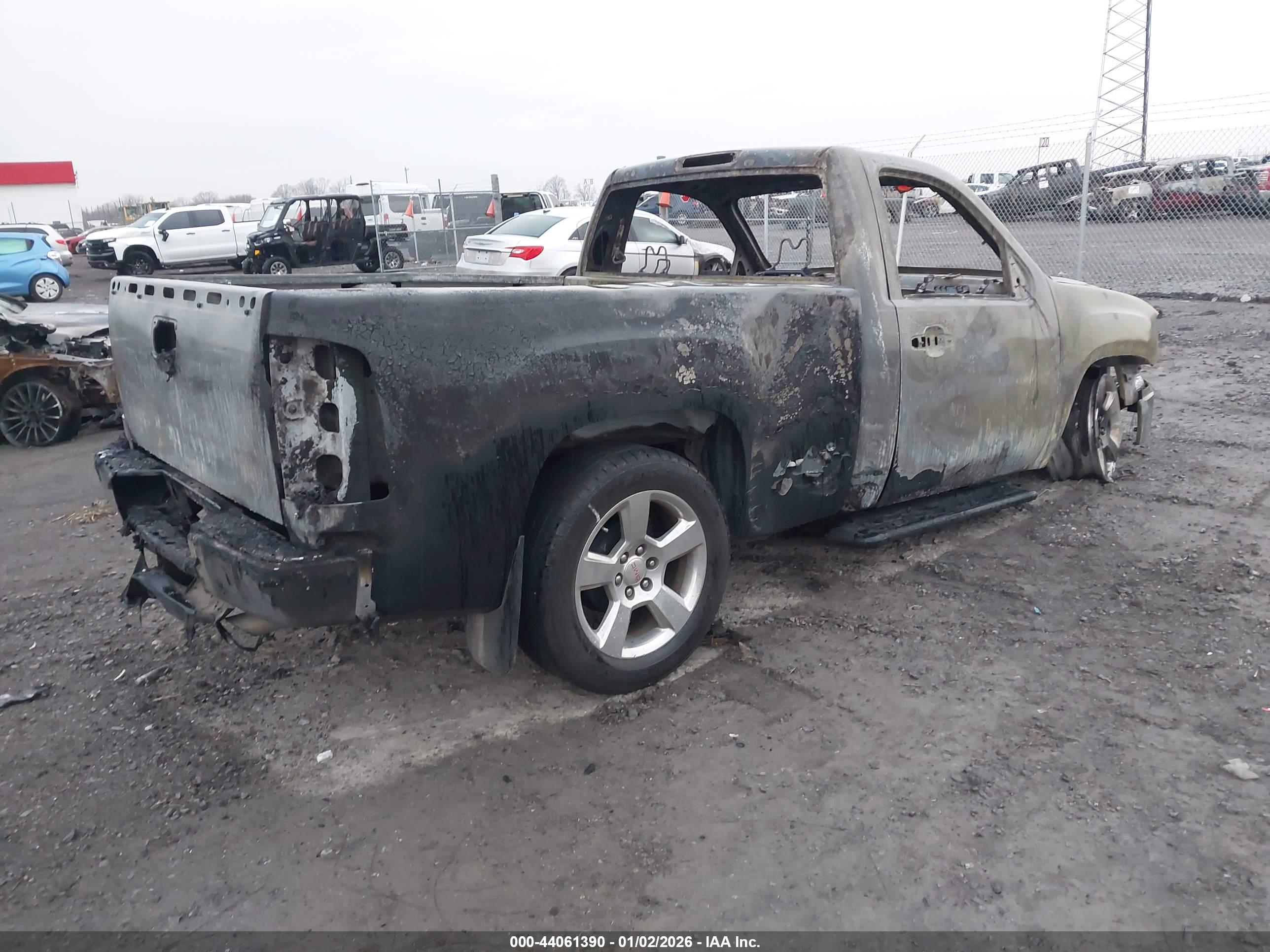 GMC SIERRA image 4