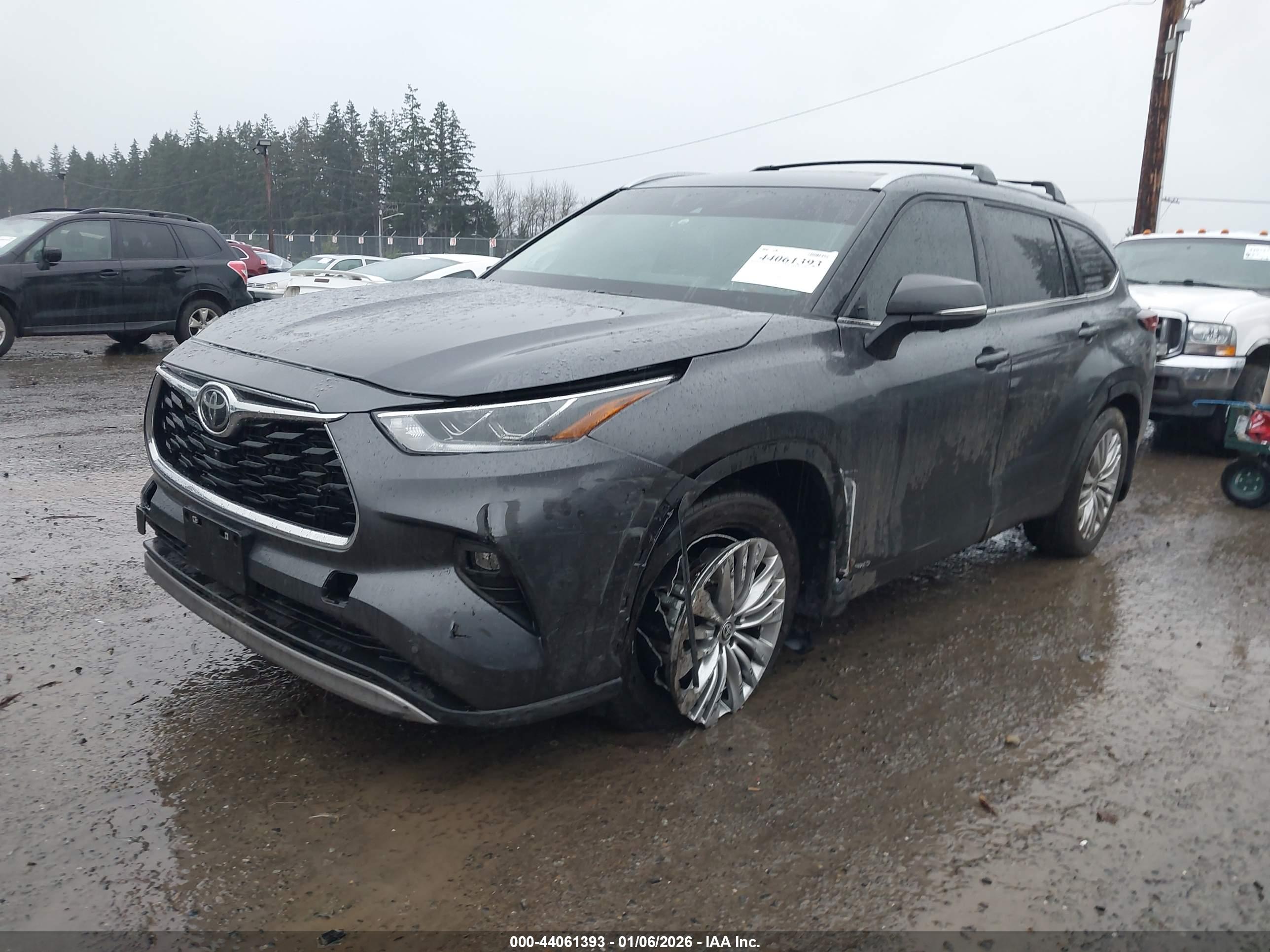 TOYOTA HIGHLANDER image 2