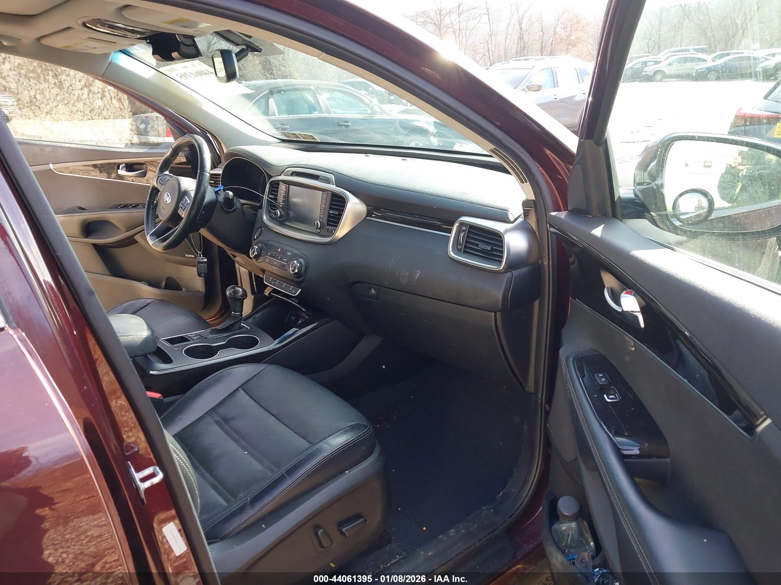 KIA SORENTO image 5
