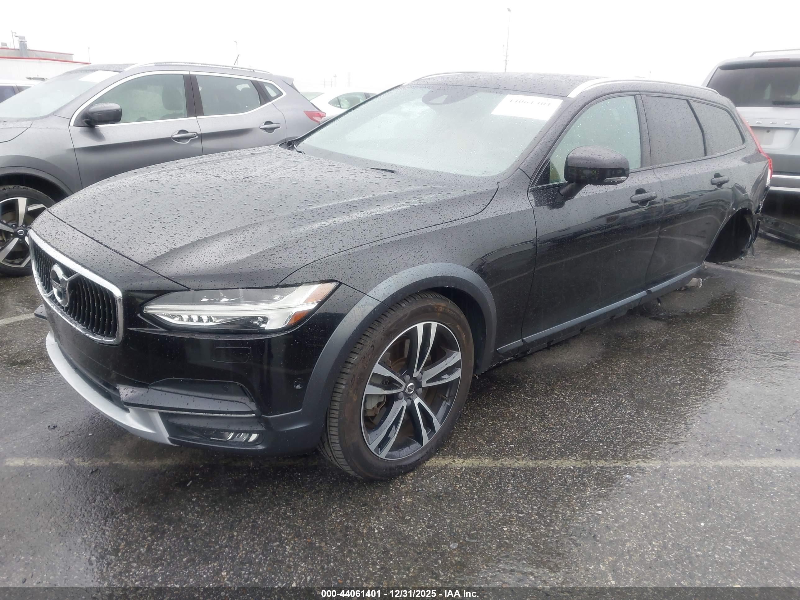 VOLVO V90 image 2