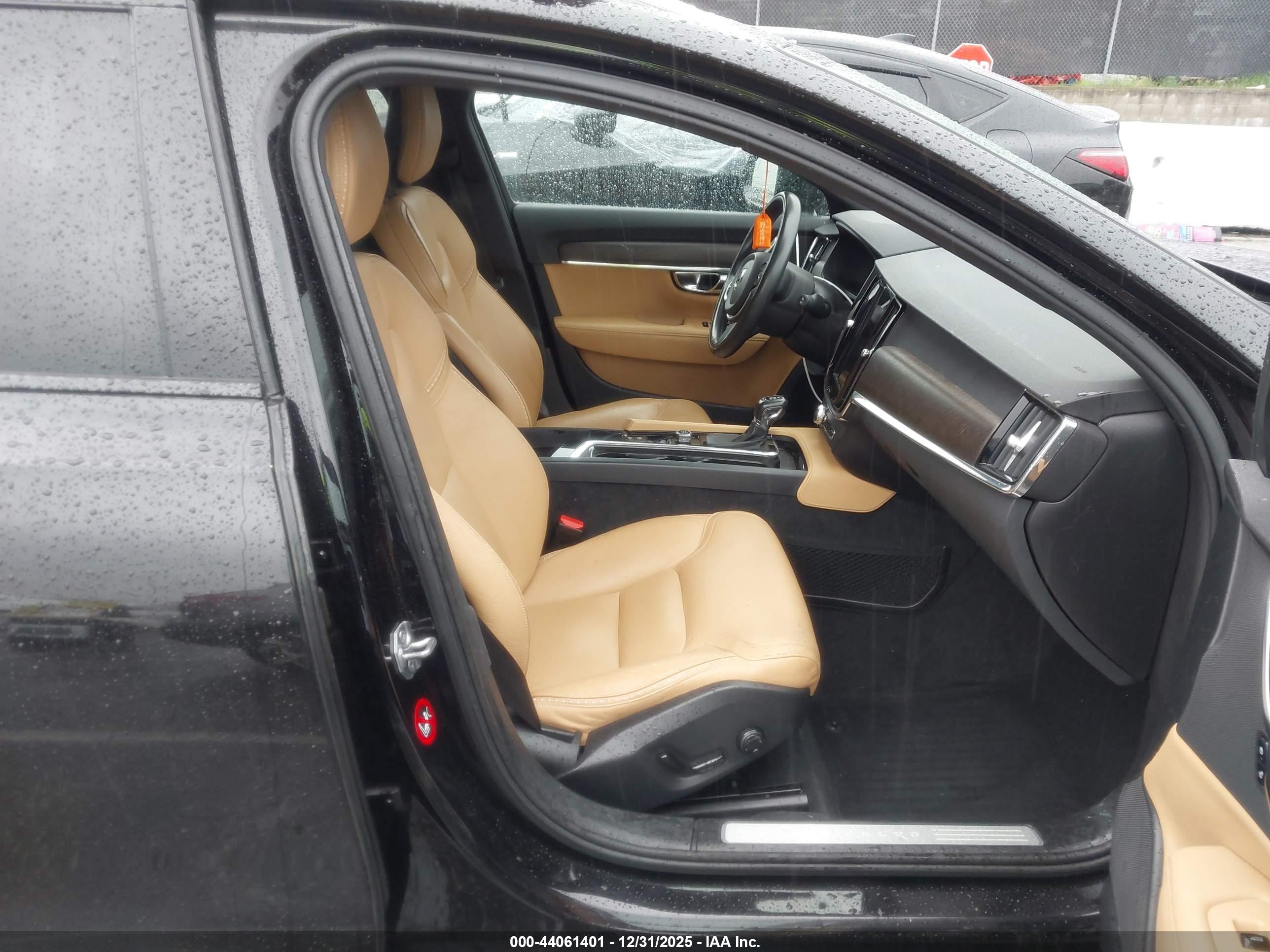 VOLVO V90 image 5