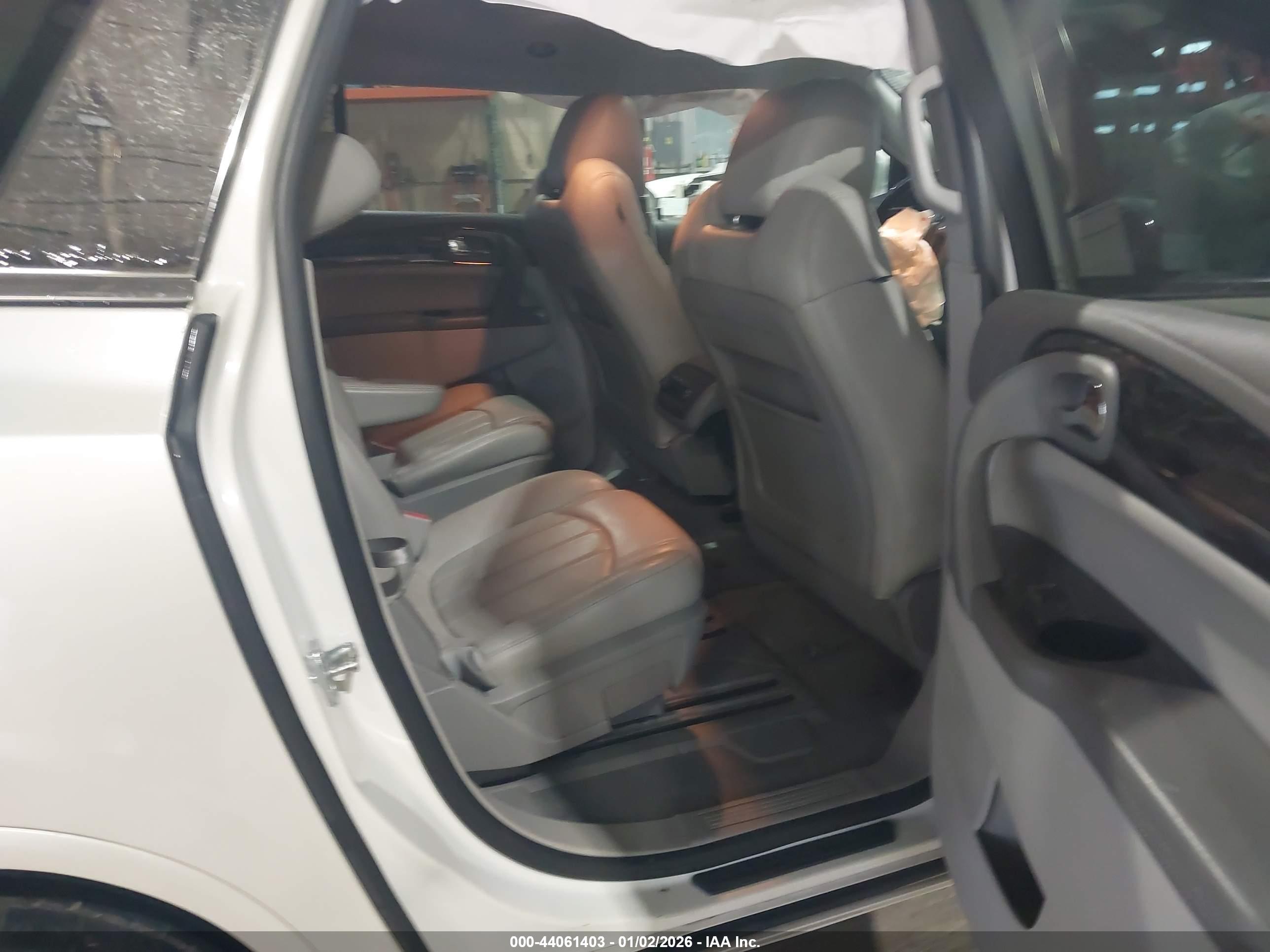 BUICK ENCLAVE image 8