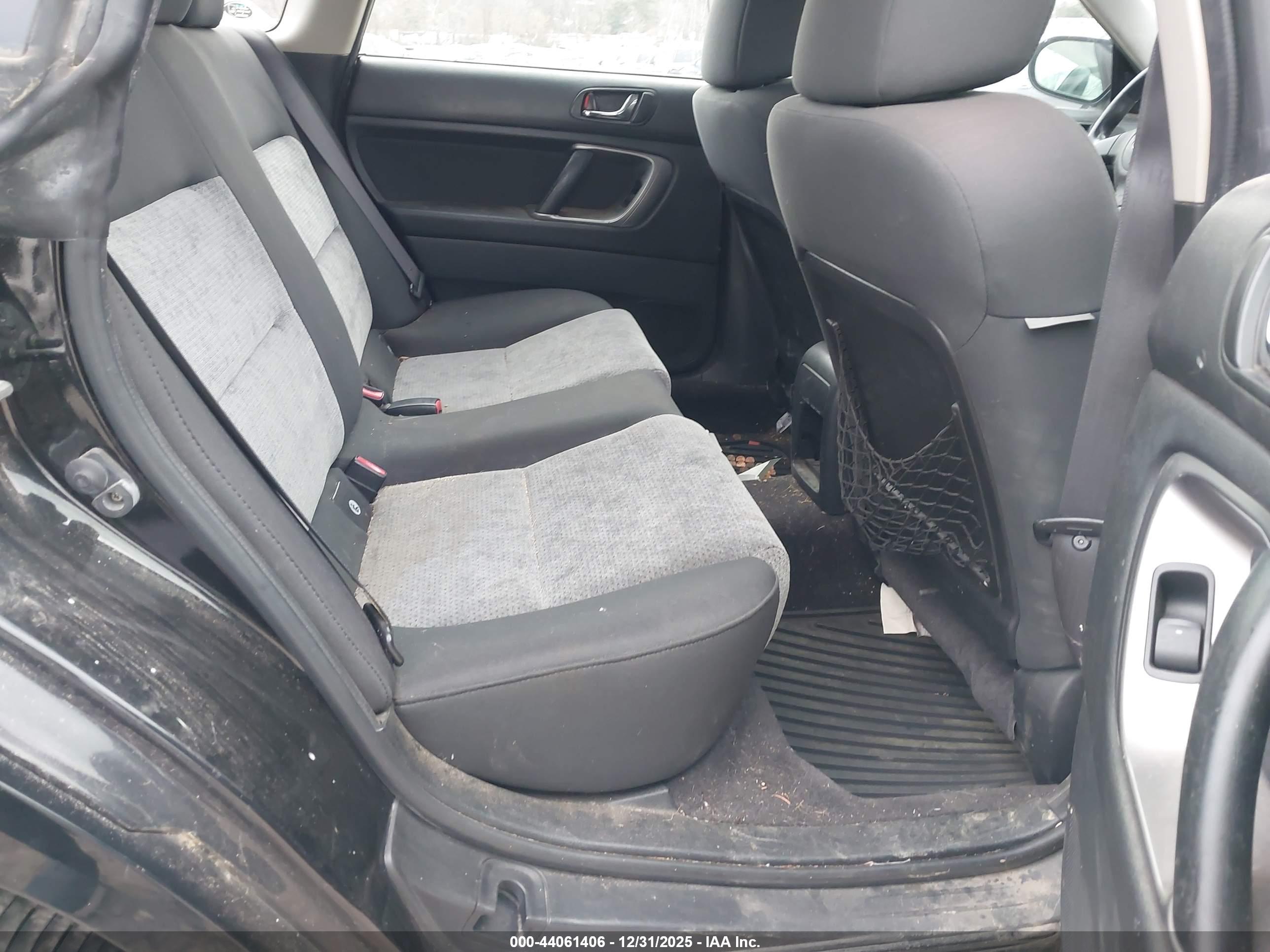 SUBARU OUTBACK image 8