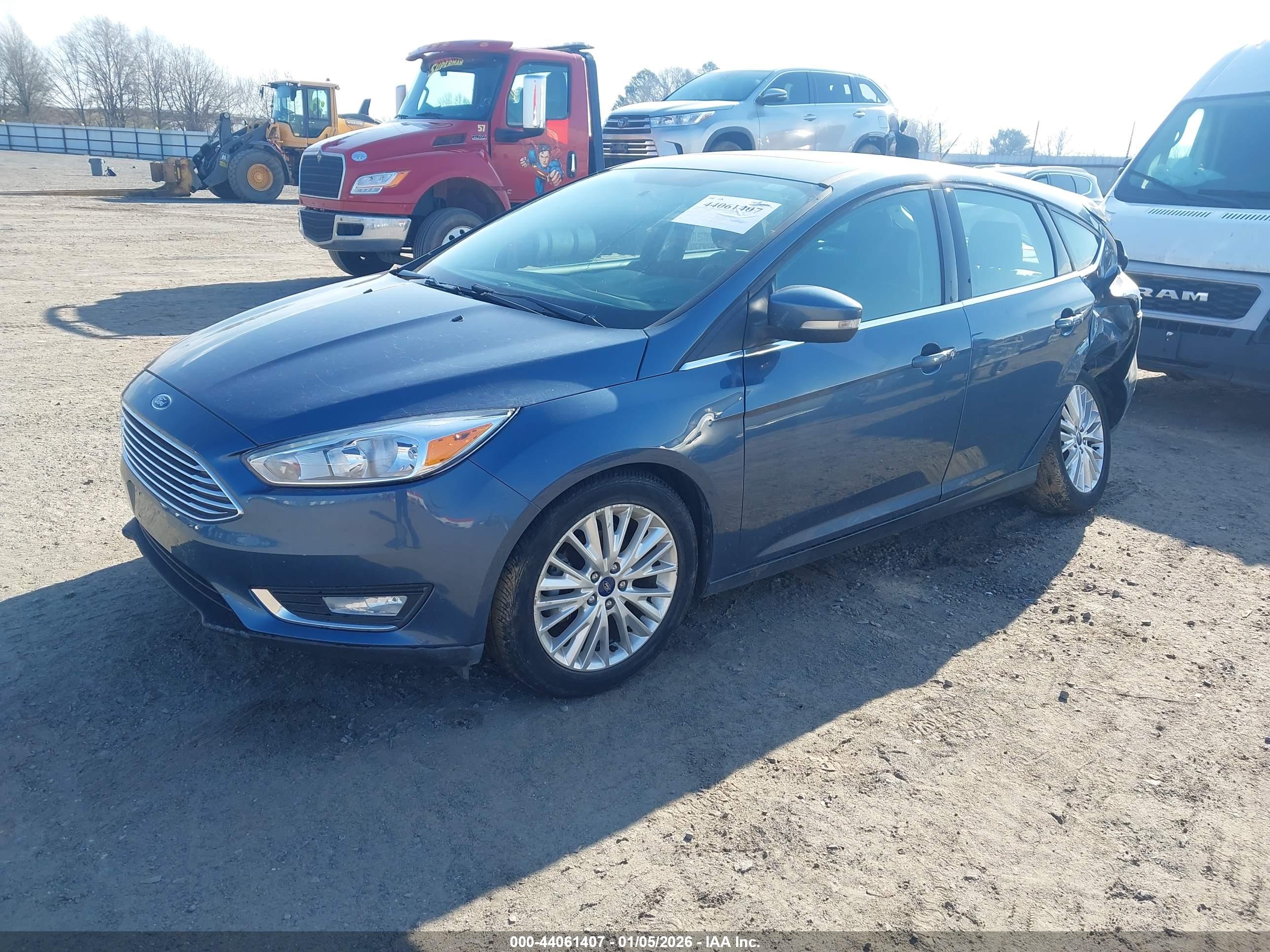 FORD FOCUS image 2