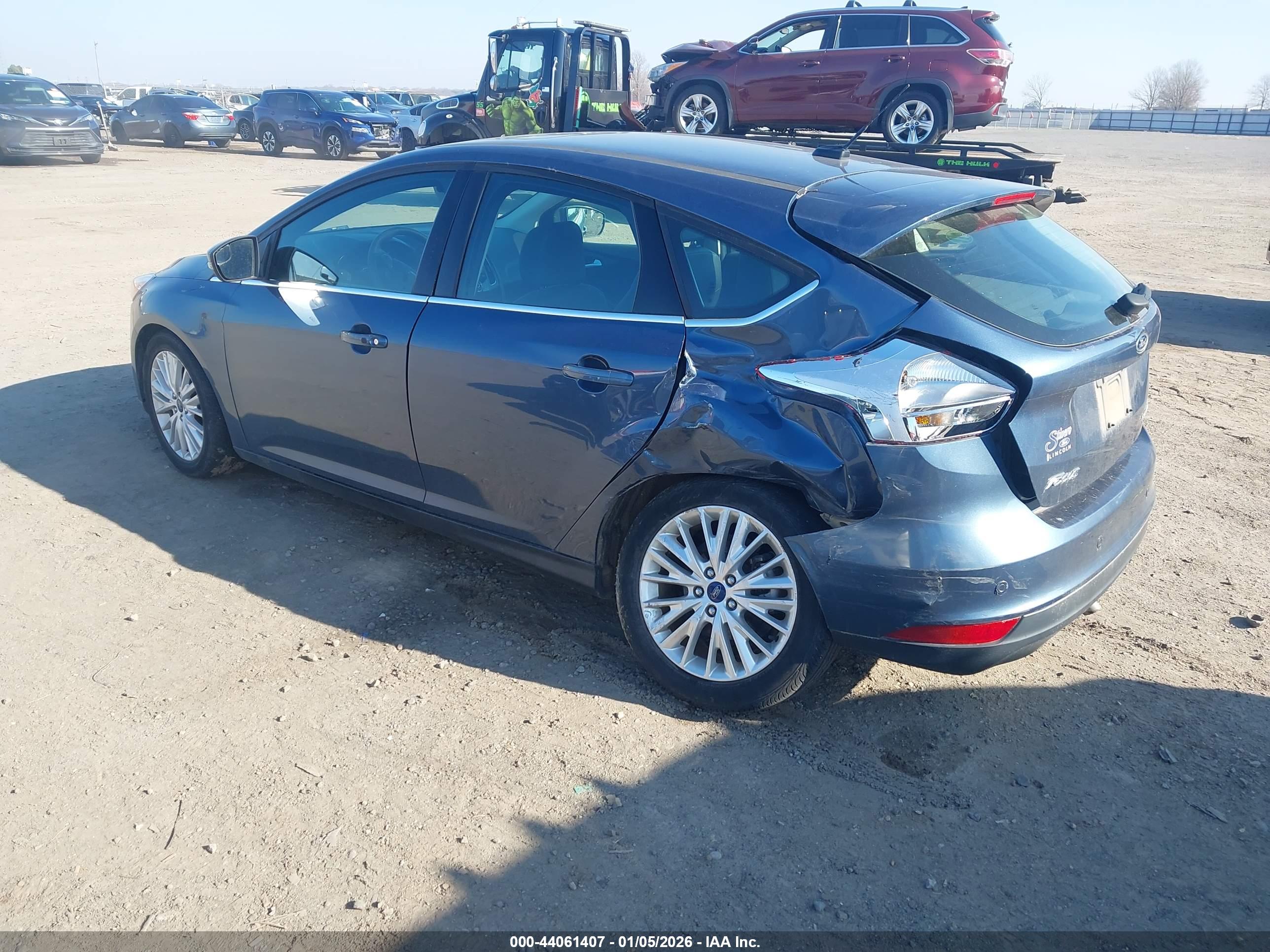 FORD FOCUS image 3