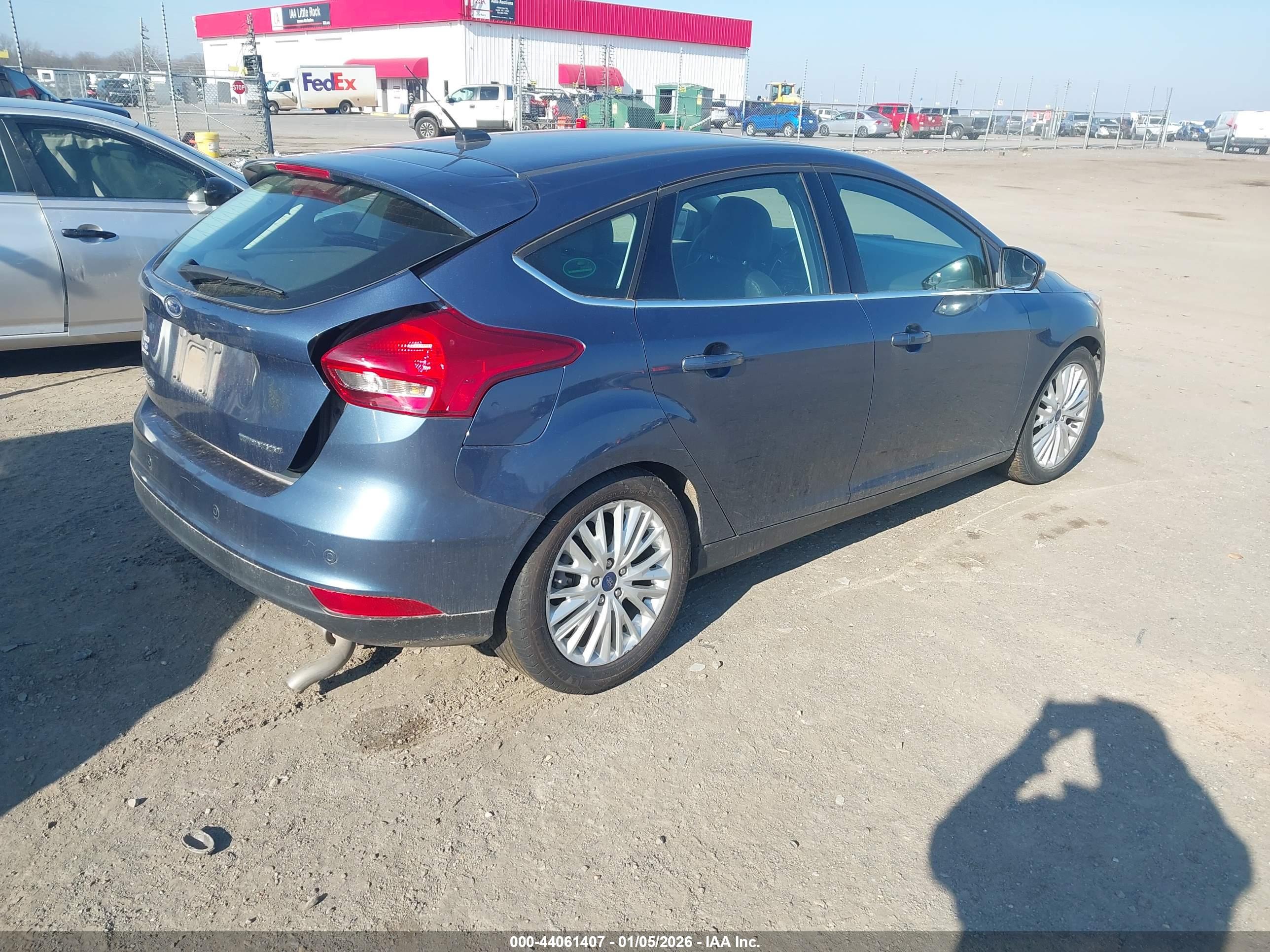 FORD FOCUS image 4