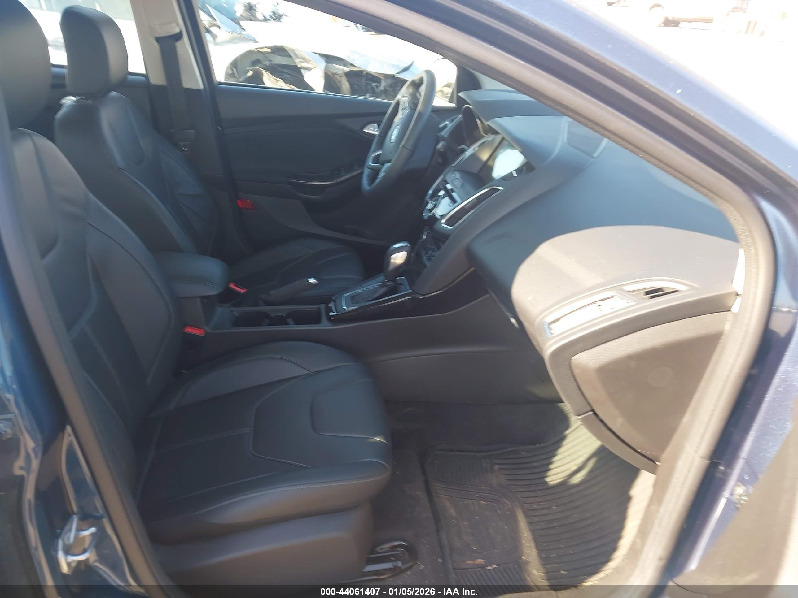 FORD FOCUS image 5