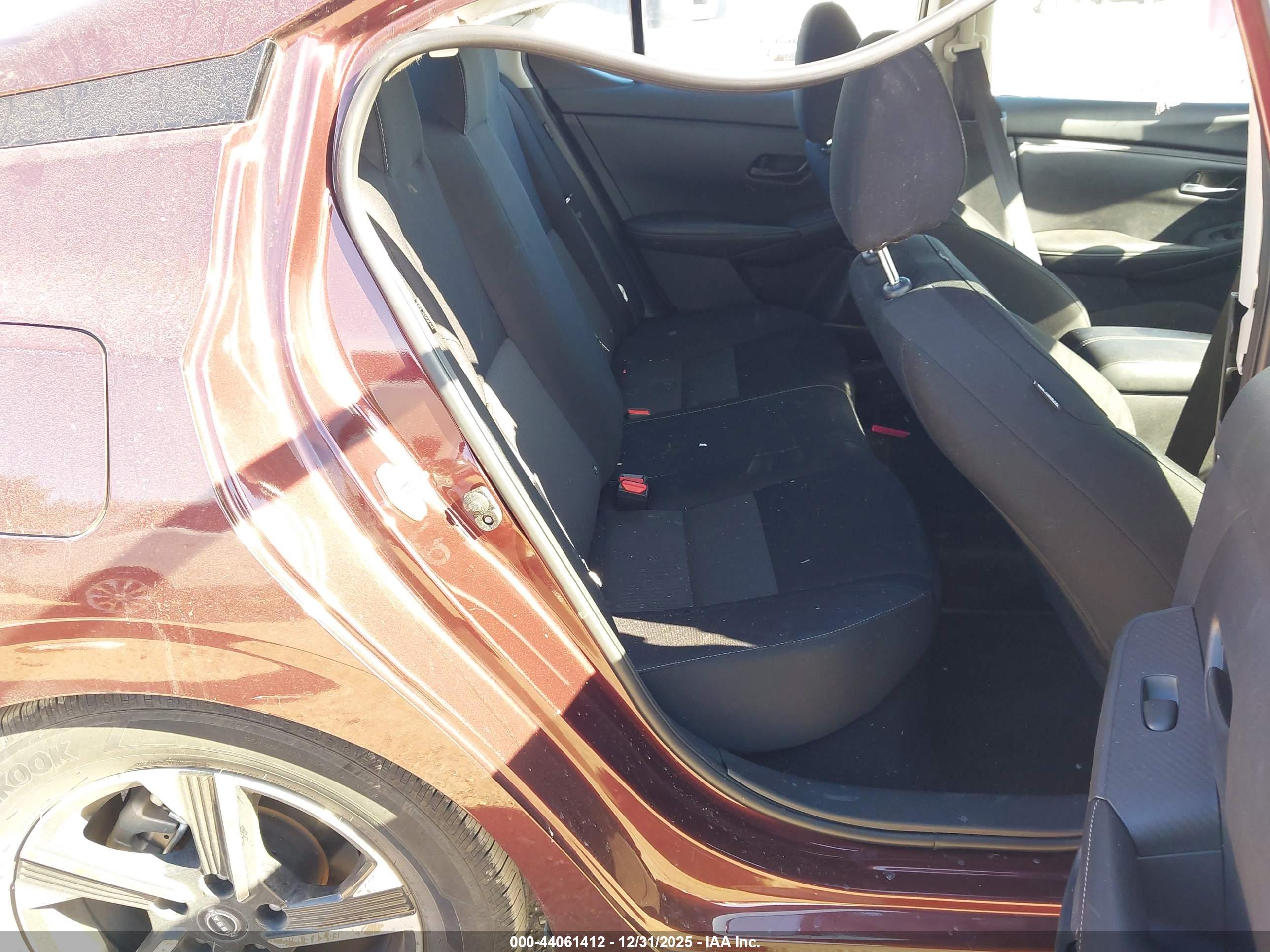 NISSAN SENTRA image 8