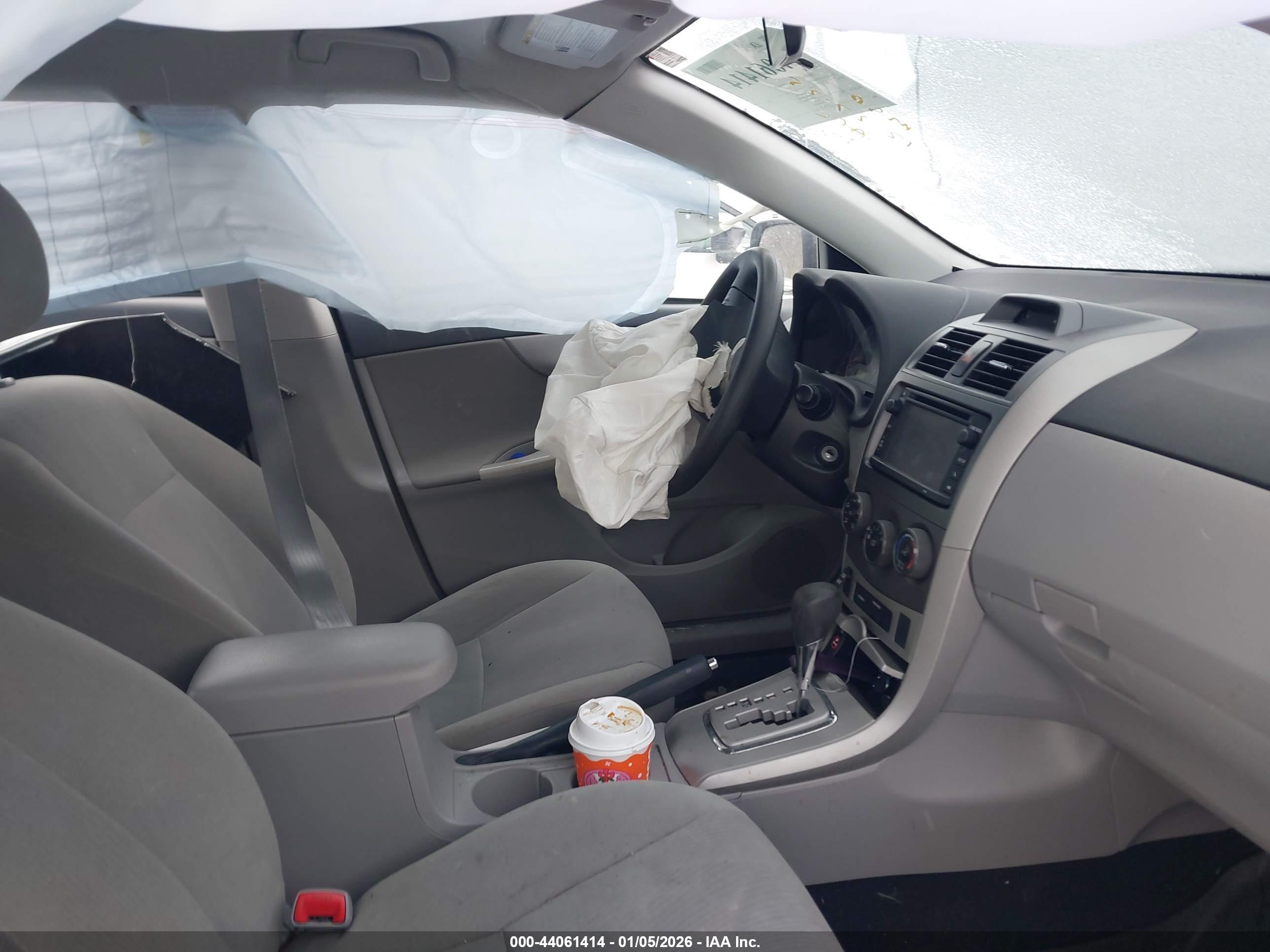 TOYOTA COROLLA image 5