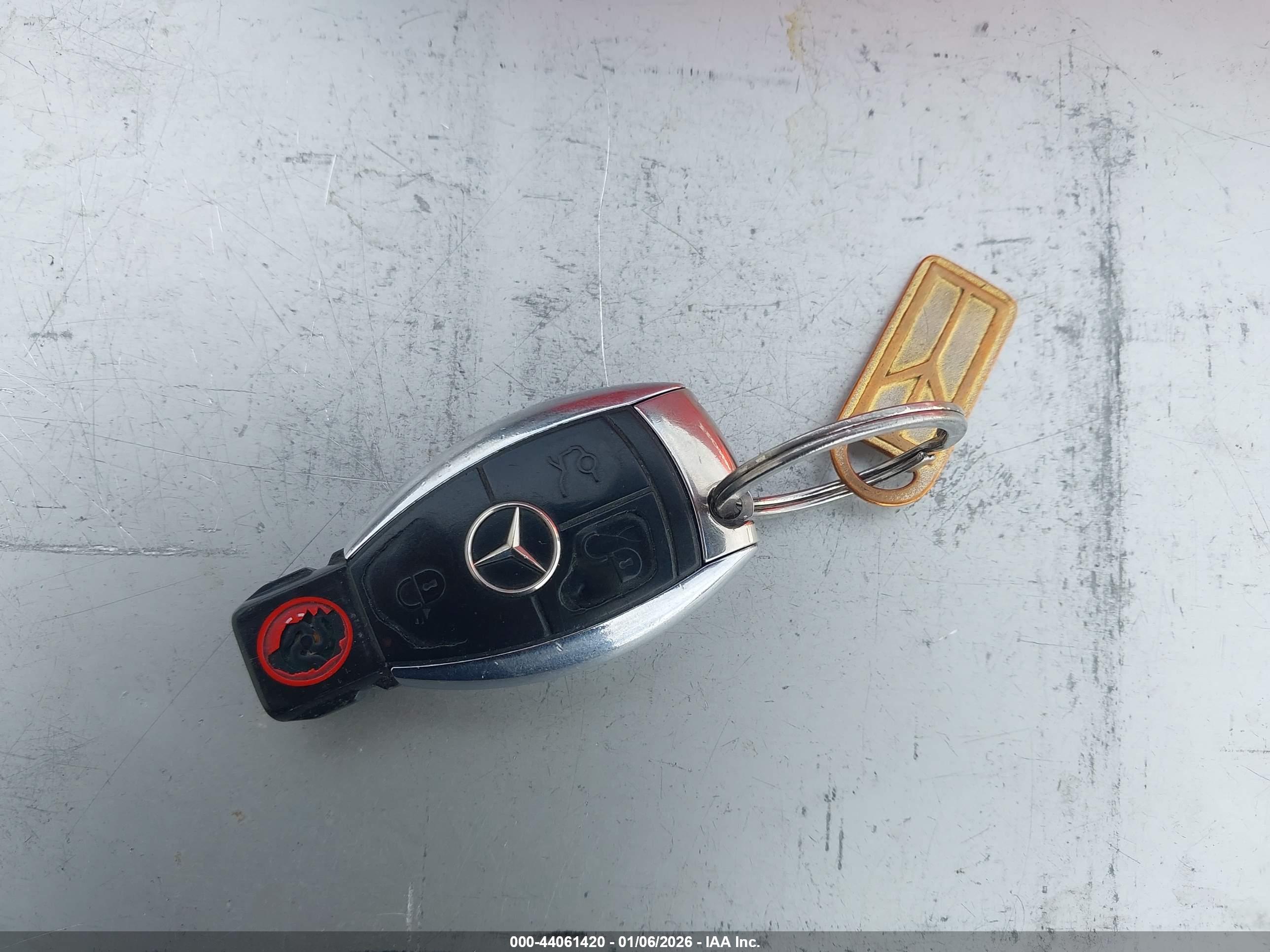 MERCEDES-BENZ C image 11