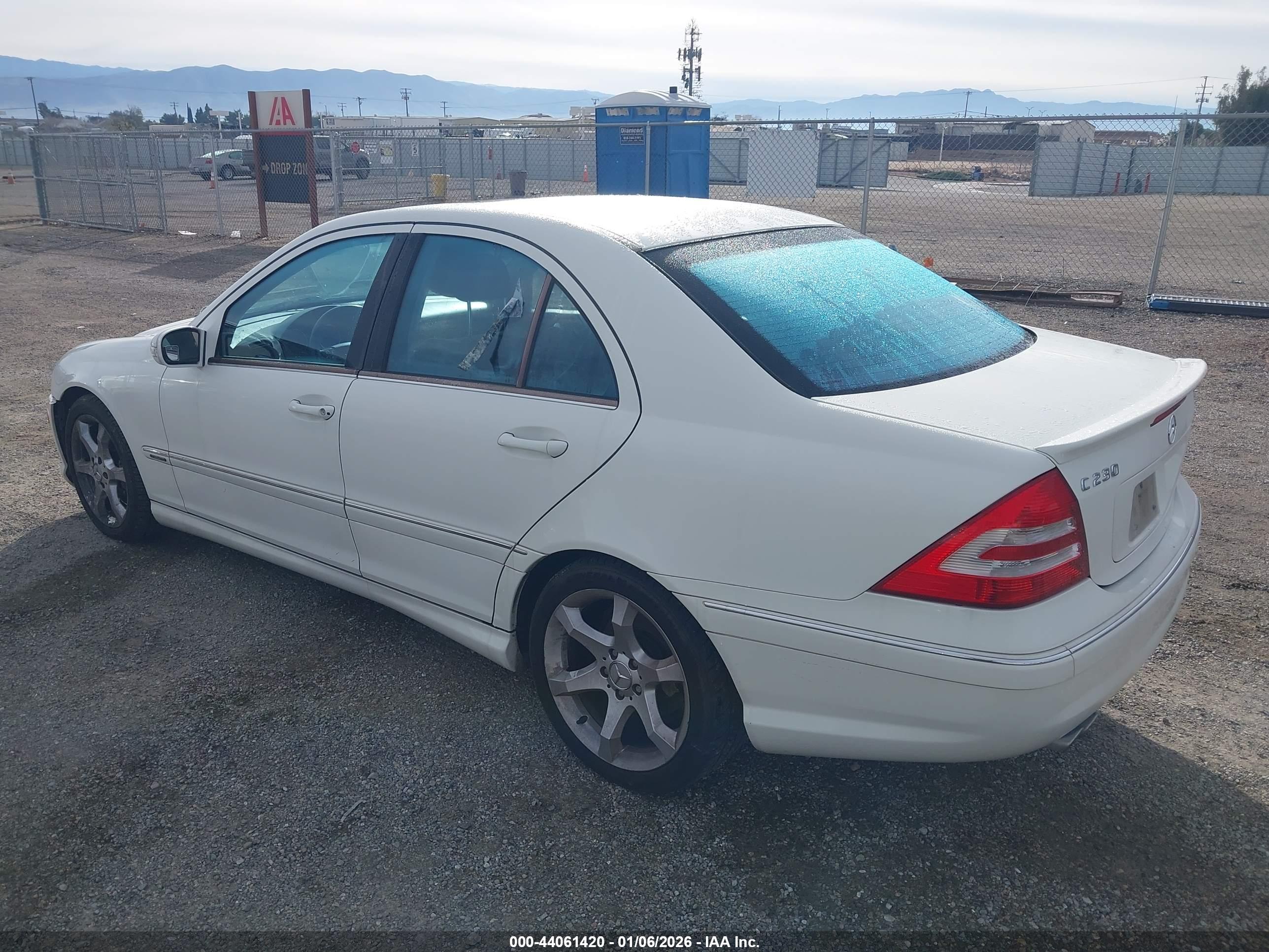 MERCEDES-BENZ C image 3