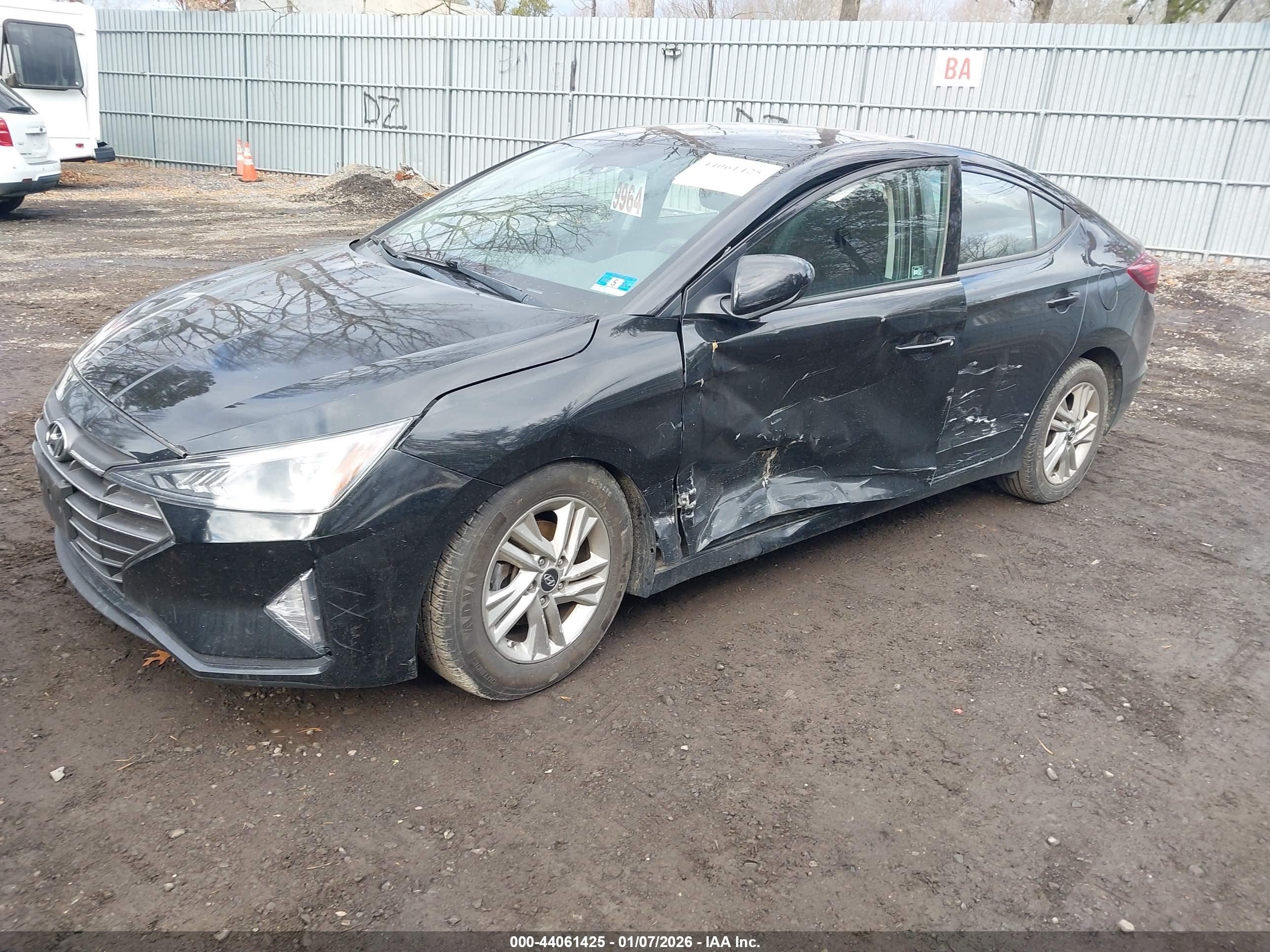 HYUNDAI ELANTRA image 2
