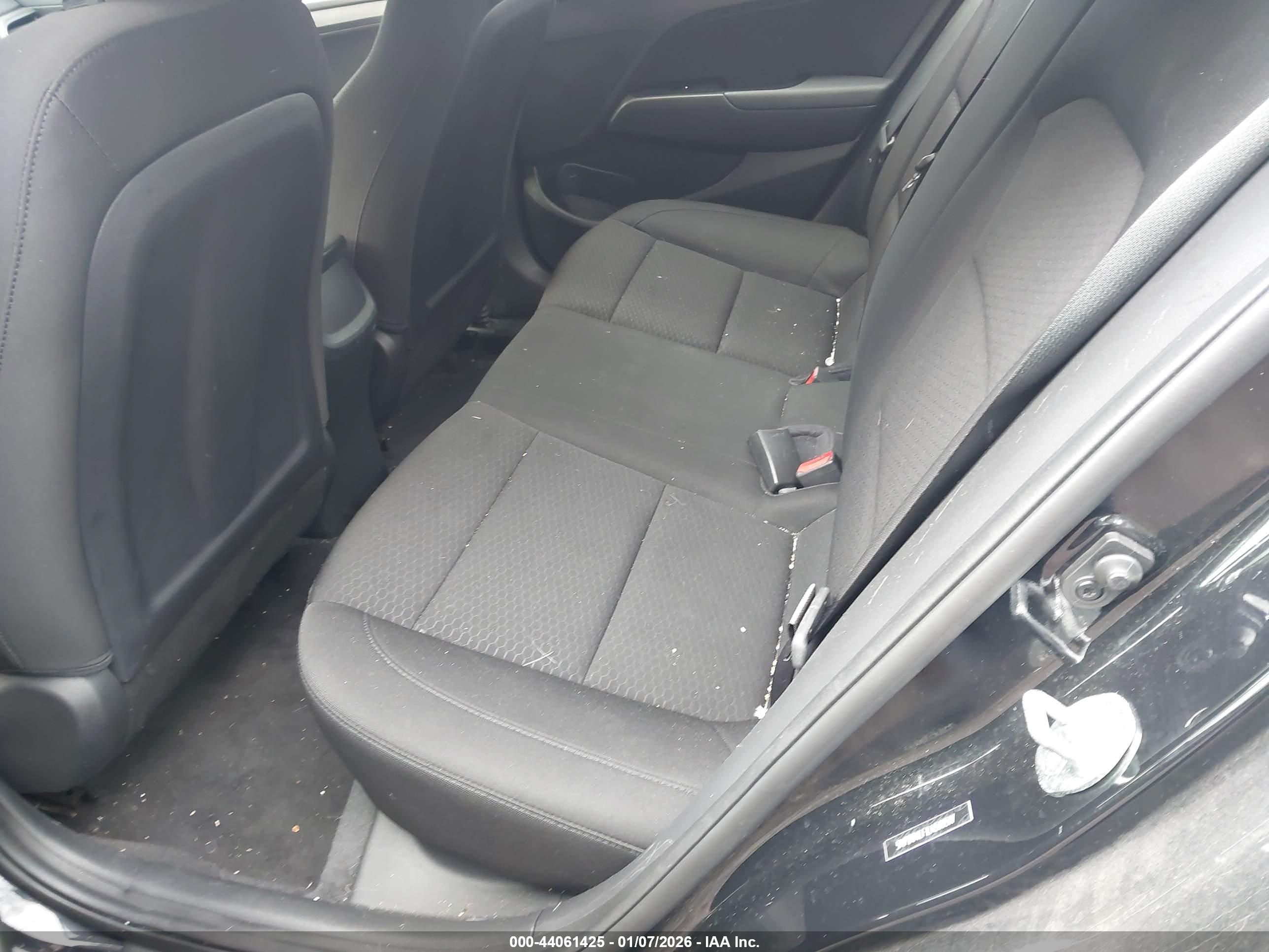 HYUNDAI ELANTRA image 8