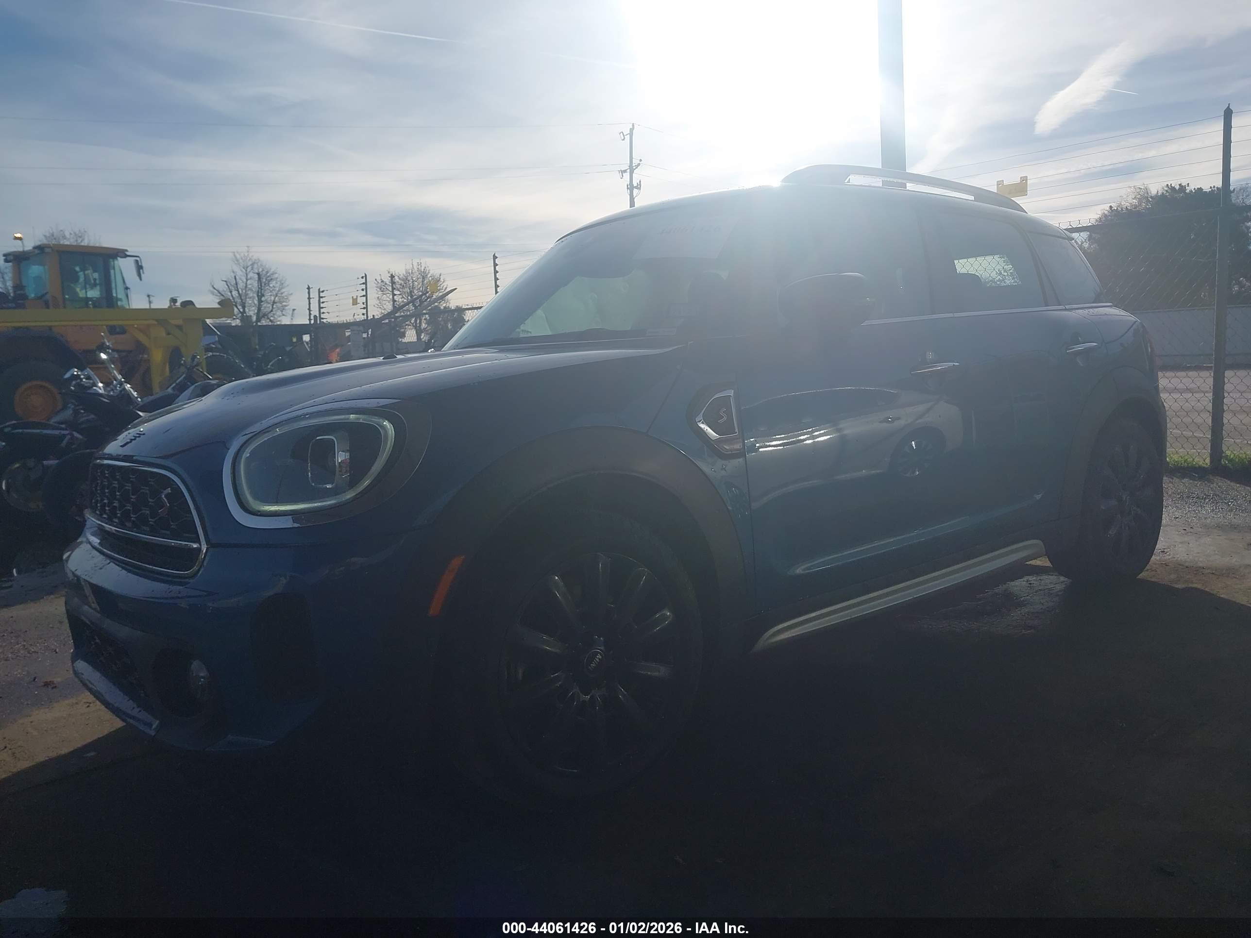 MINI COUNTRYMAN image 2
