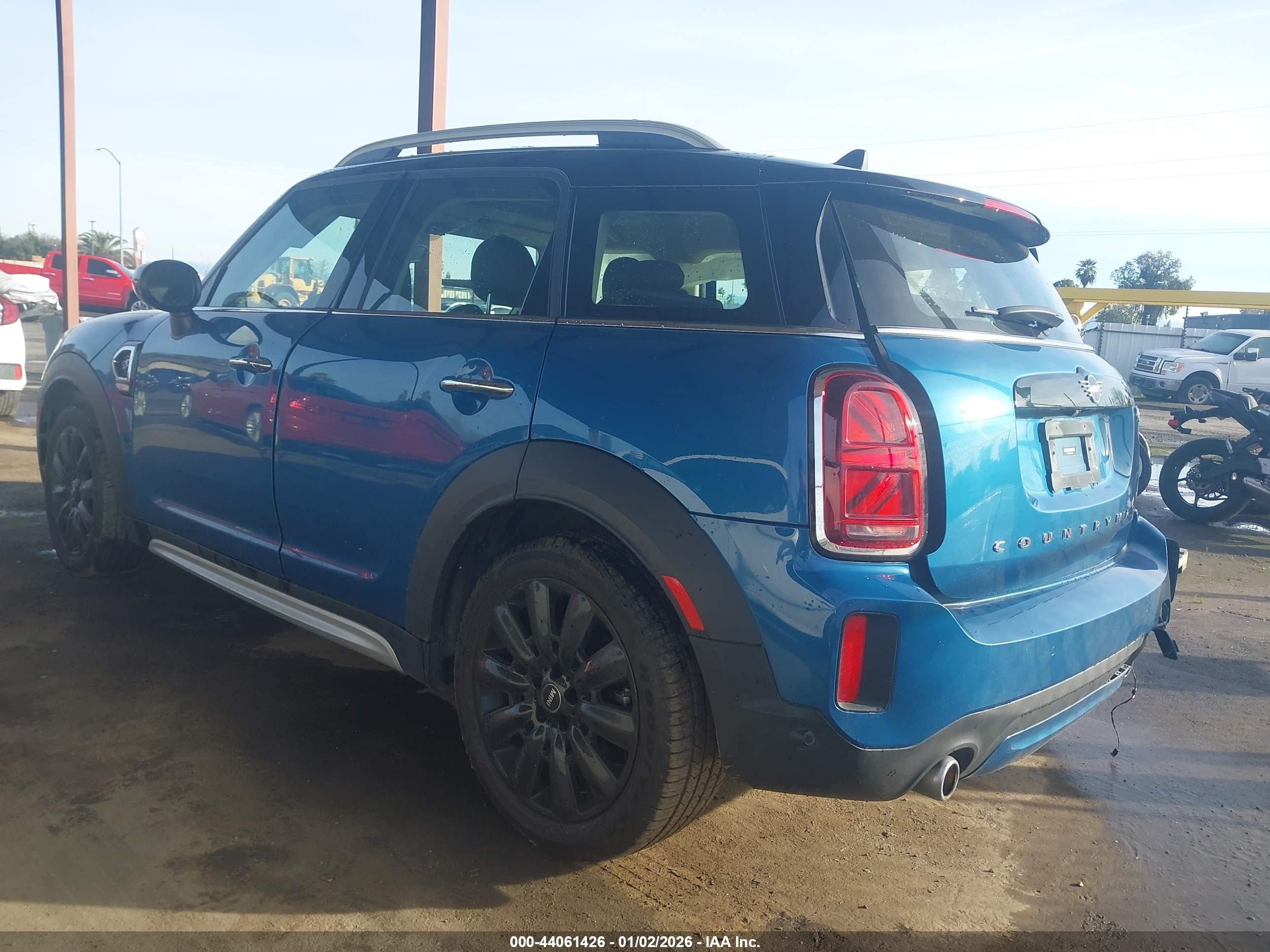 MINI COUNTRYMAN image 3