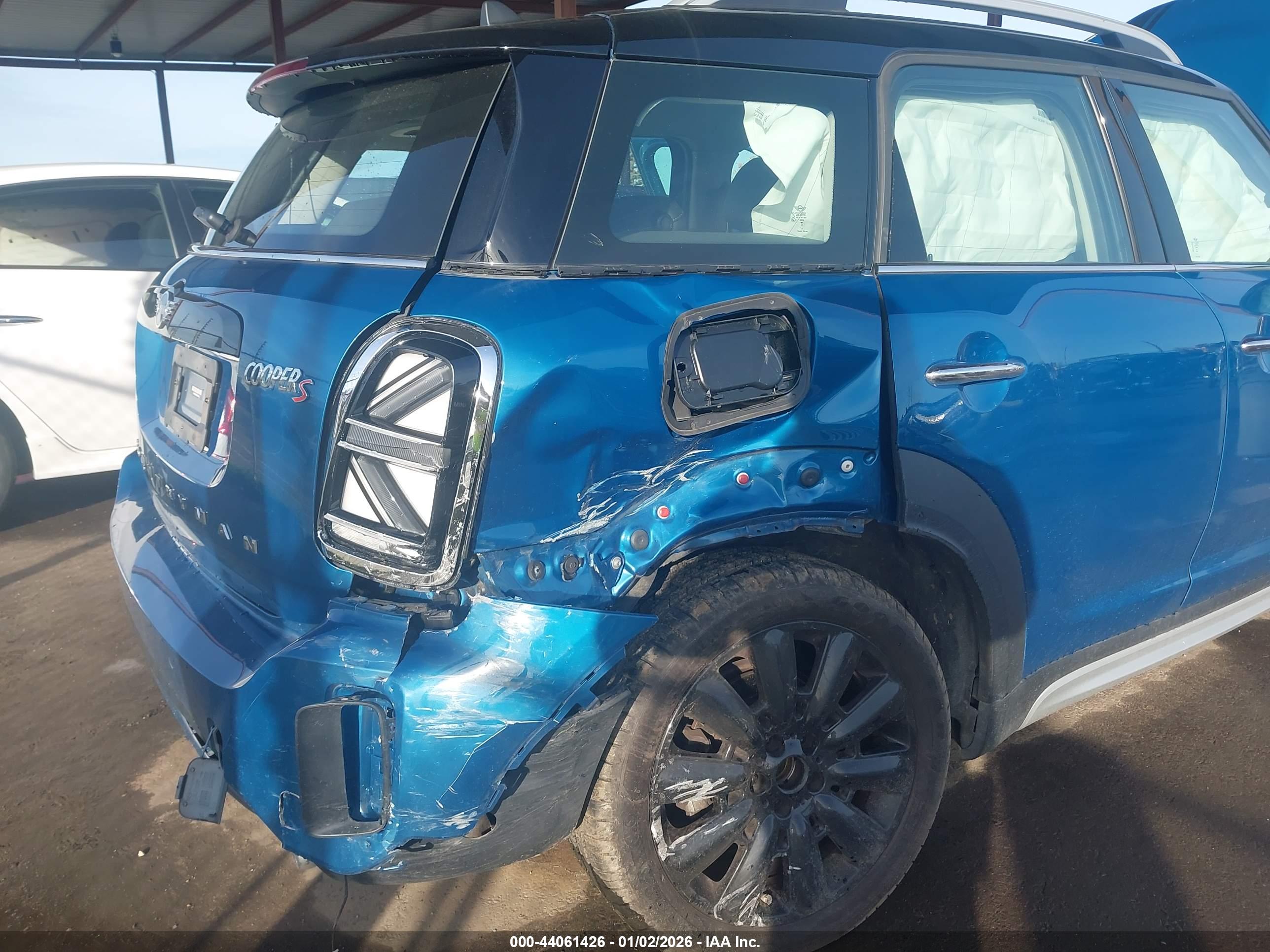 MINI COUNTRYMAN image 6