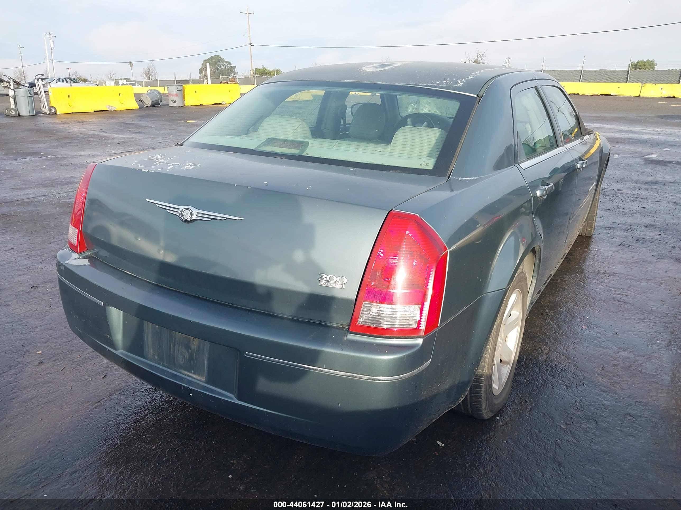 CHRYSLER 300 image 4