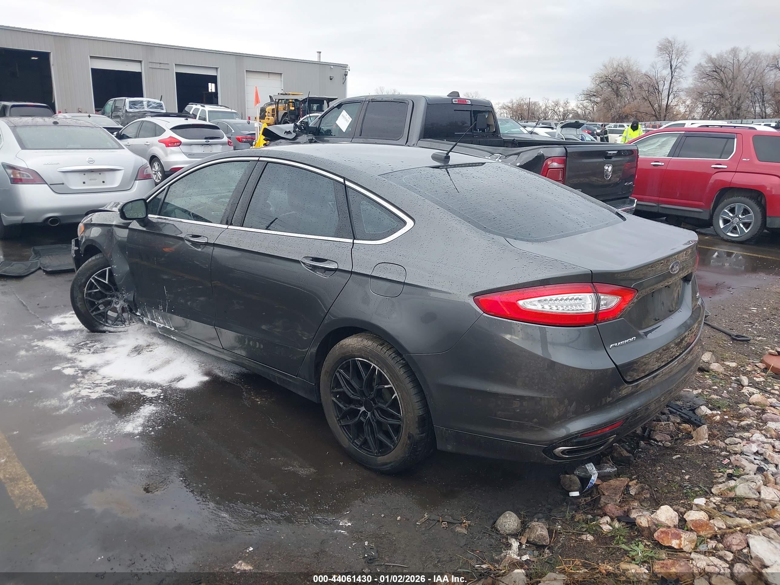 FORD FUSION image 3