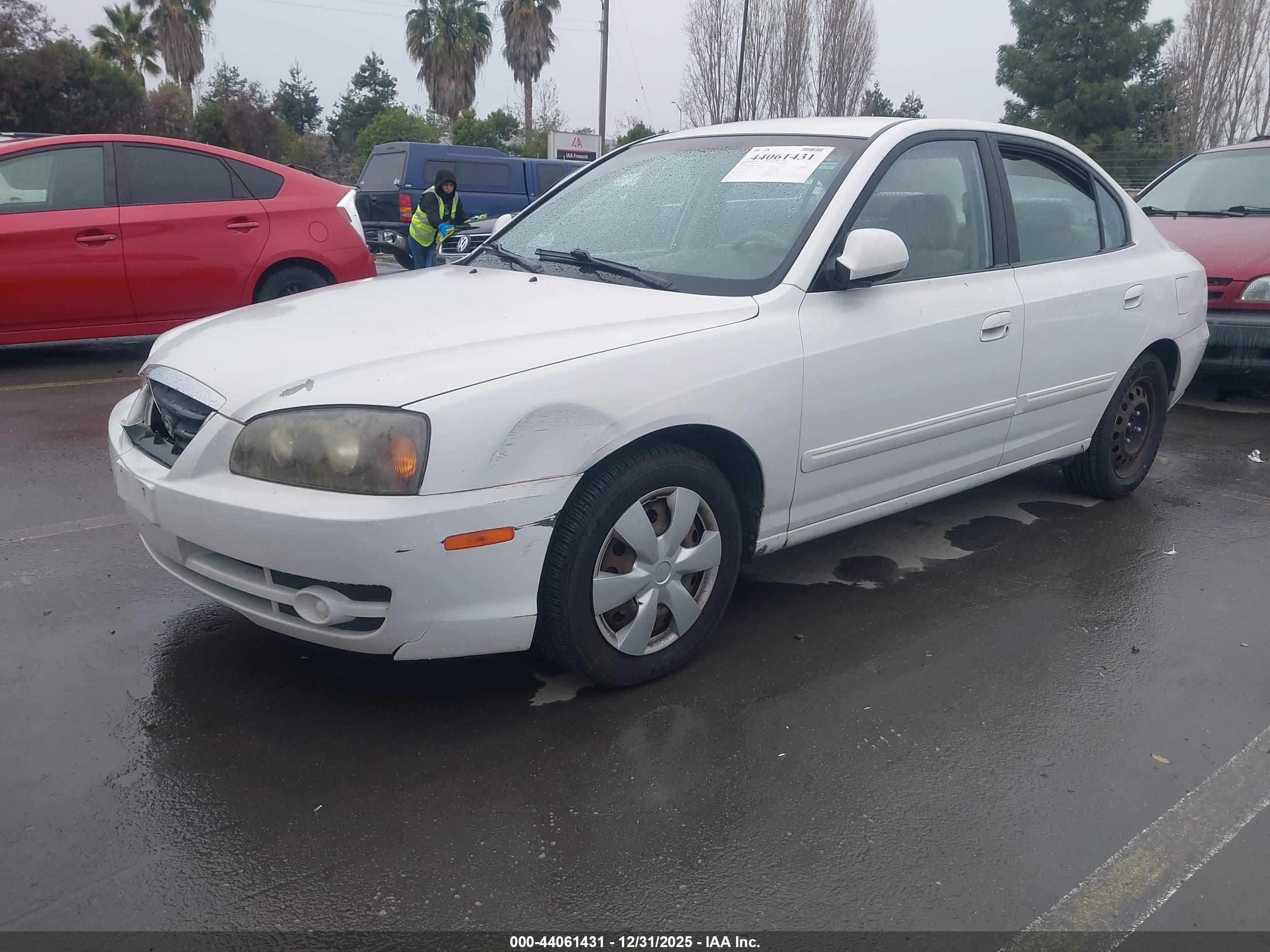 HYUNDAI ELANTRA image 2