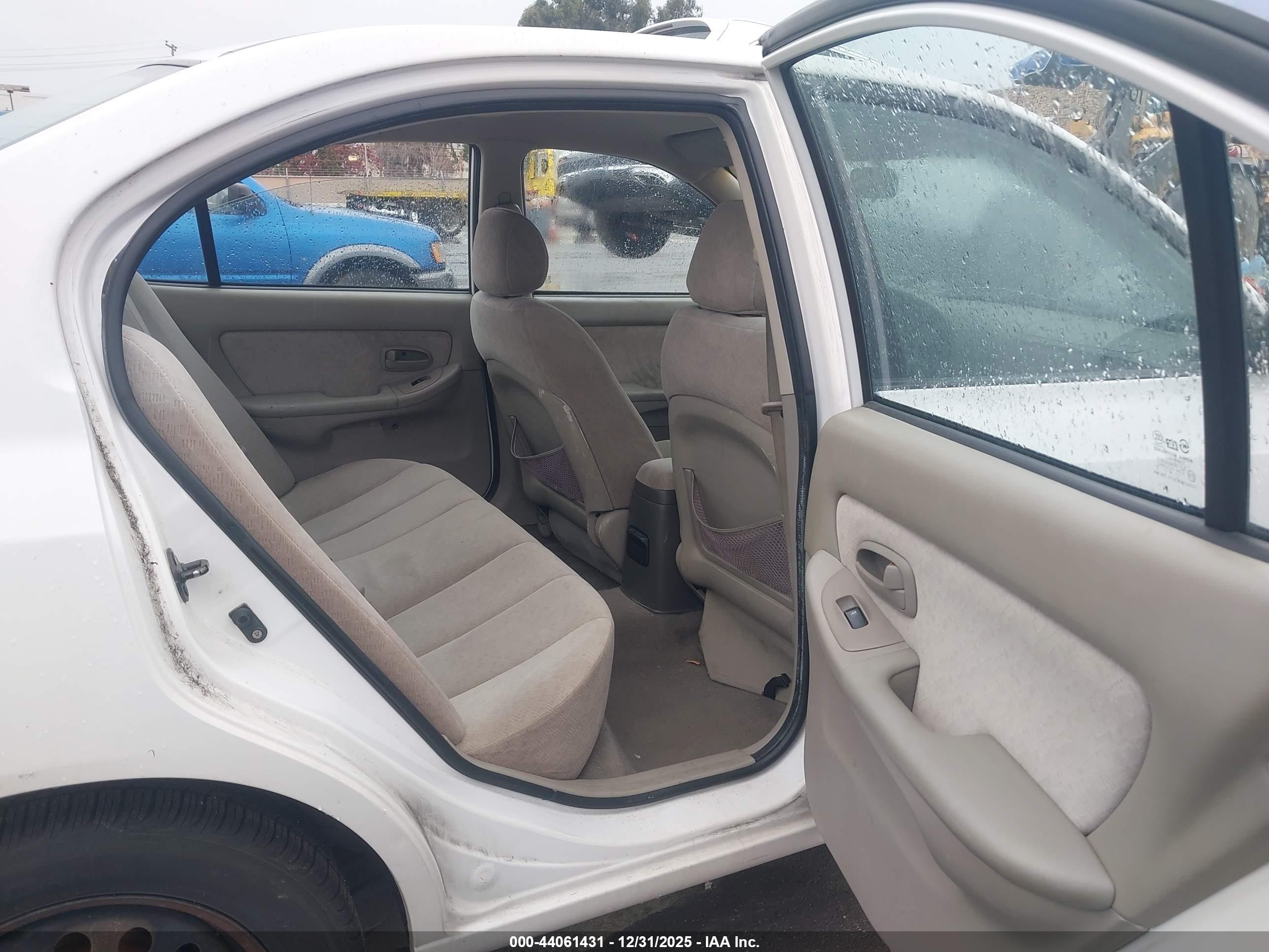HYUNDAI ELANTRA image 8