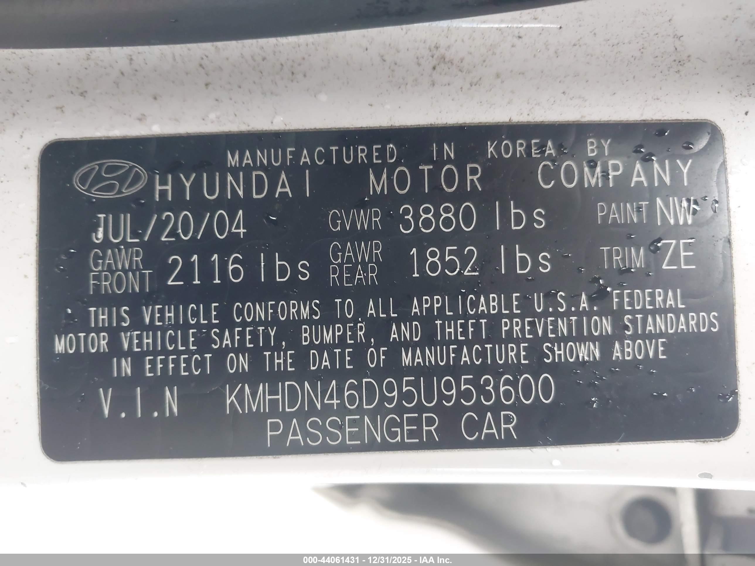 HYUNDAI ELANTRA image 9