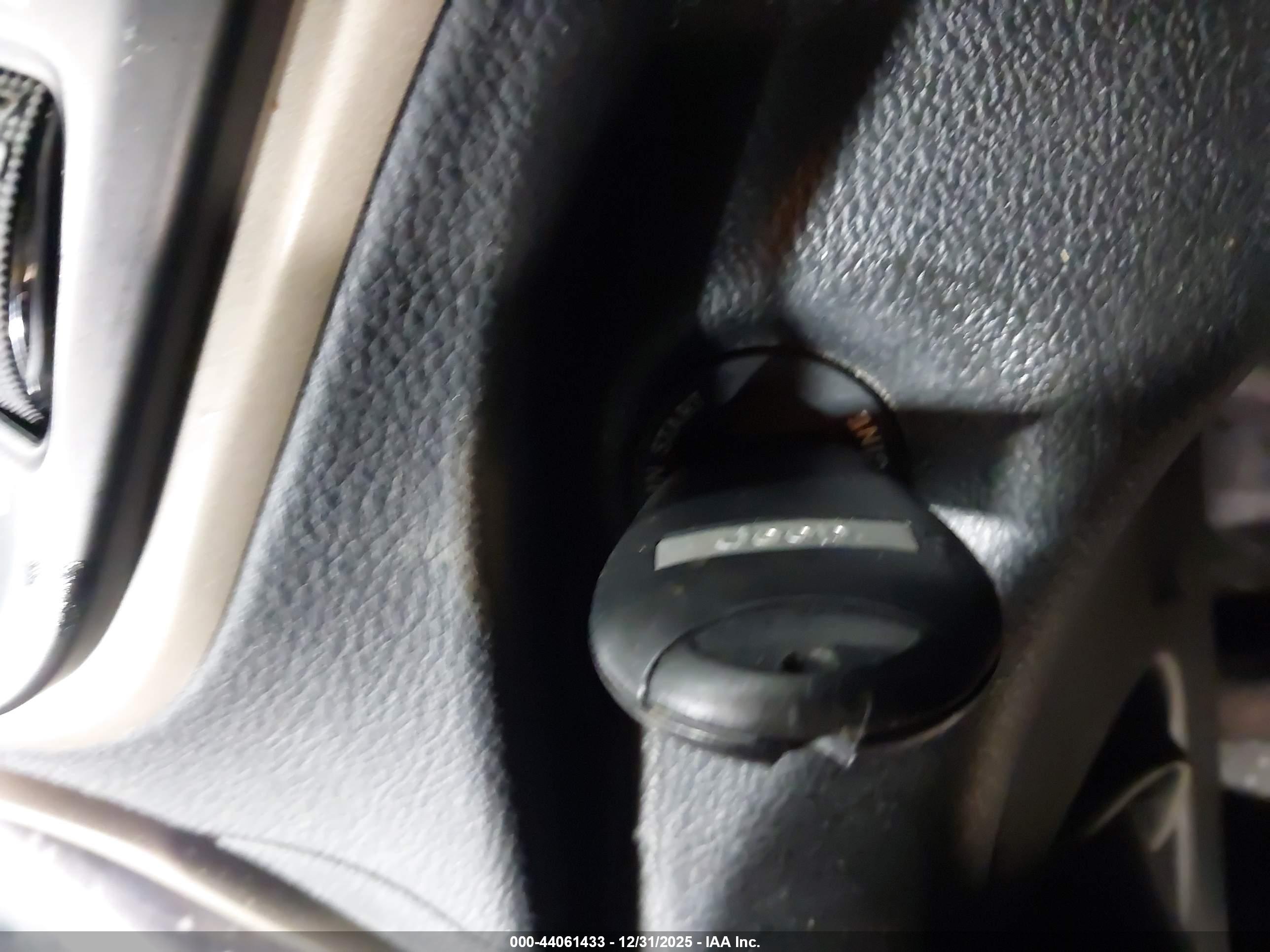 JEEP CHEROKEE image 11