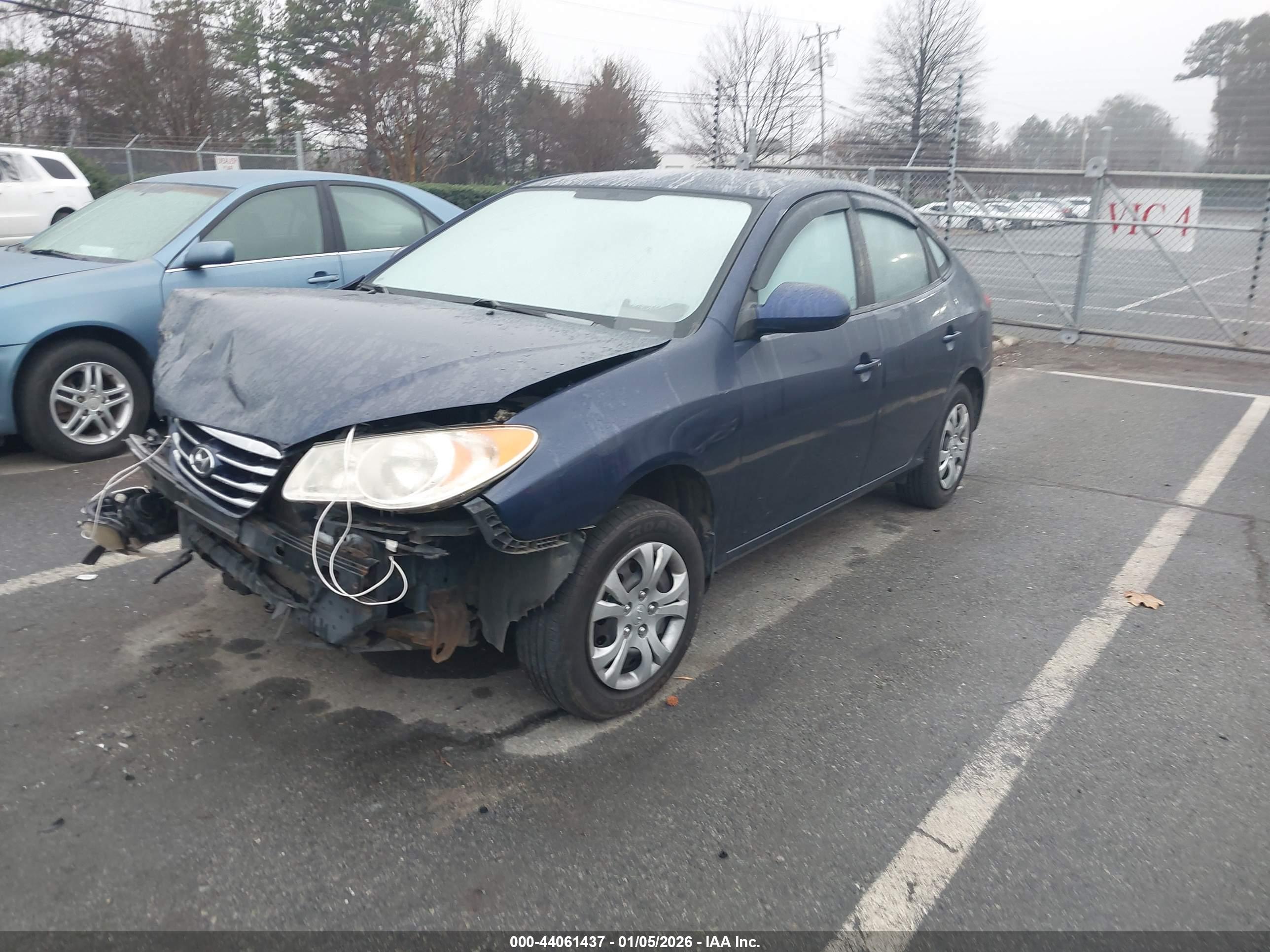 HYUNDAI ELANTRA image 2