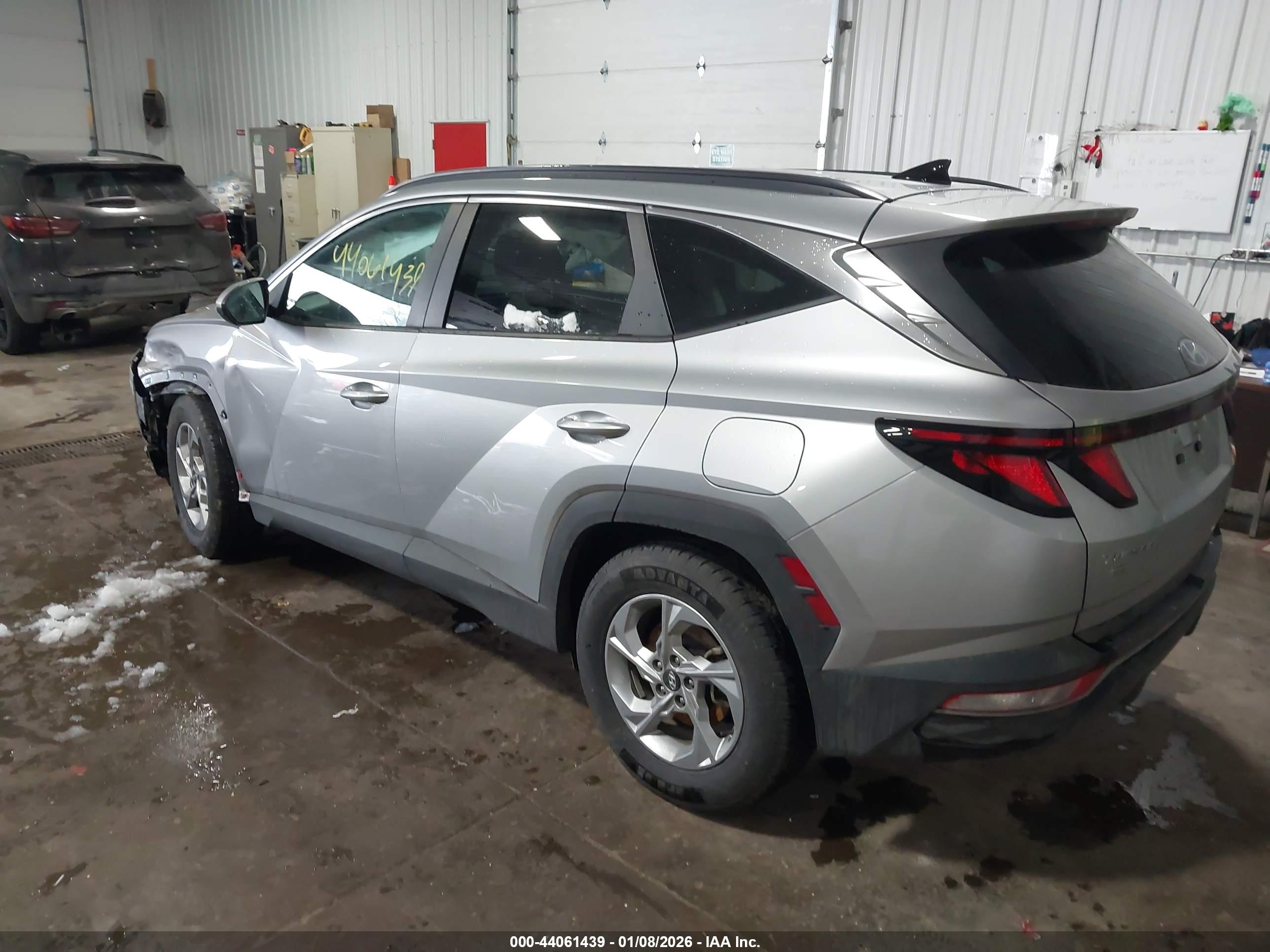 HYUNDAI TUCSON image 3