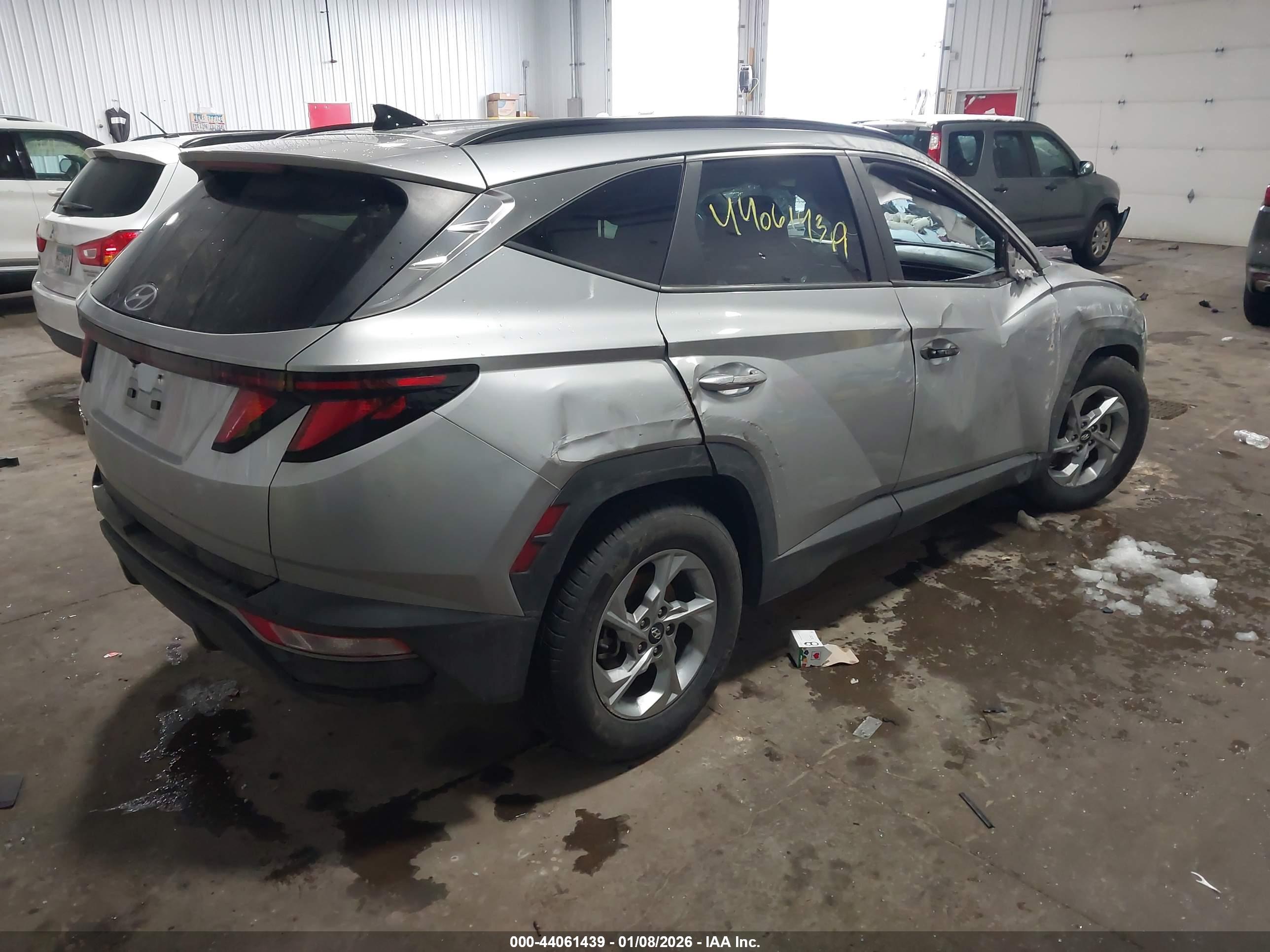 HYUNDAI TUCSON image 4