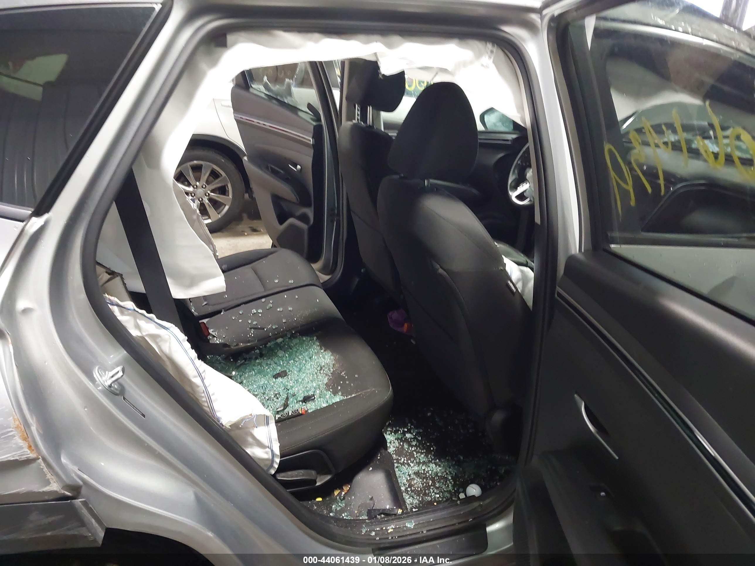 HYUNDAI TUCSON image 8