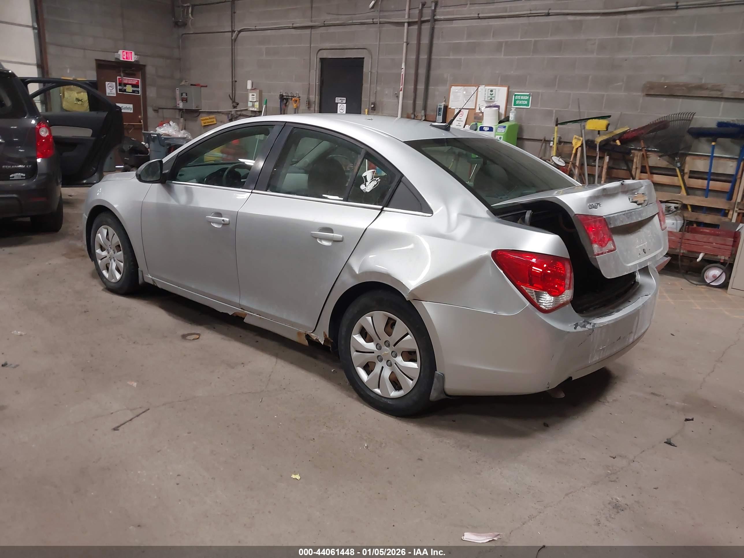 CHEVROLET CRUZE image 3
