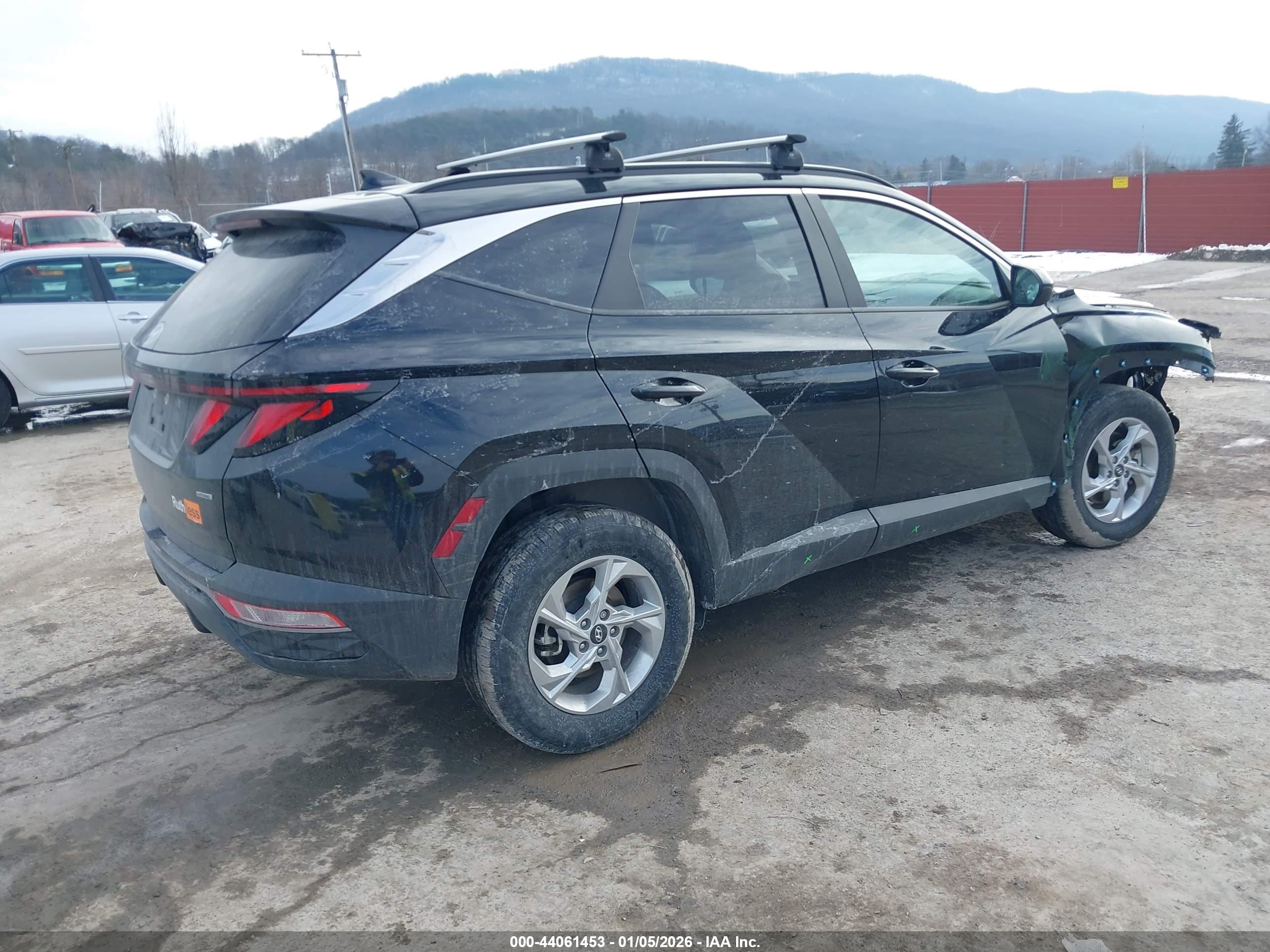 HYUNDAI TUCSON image 4