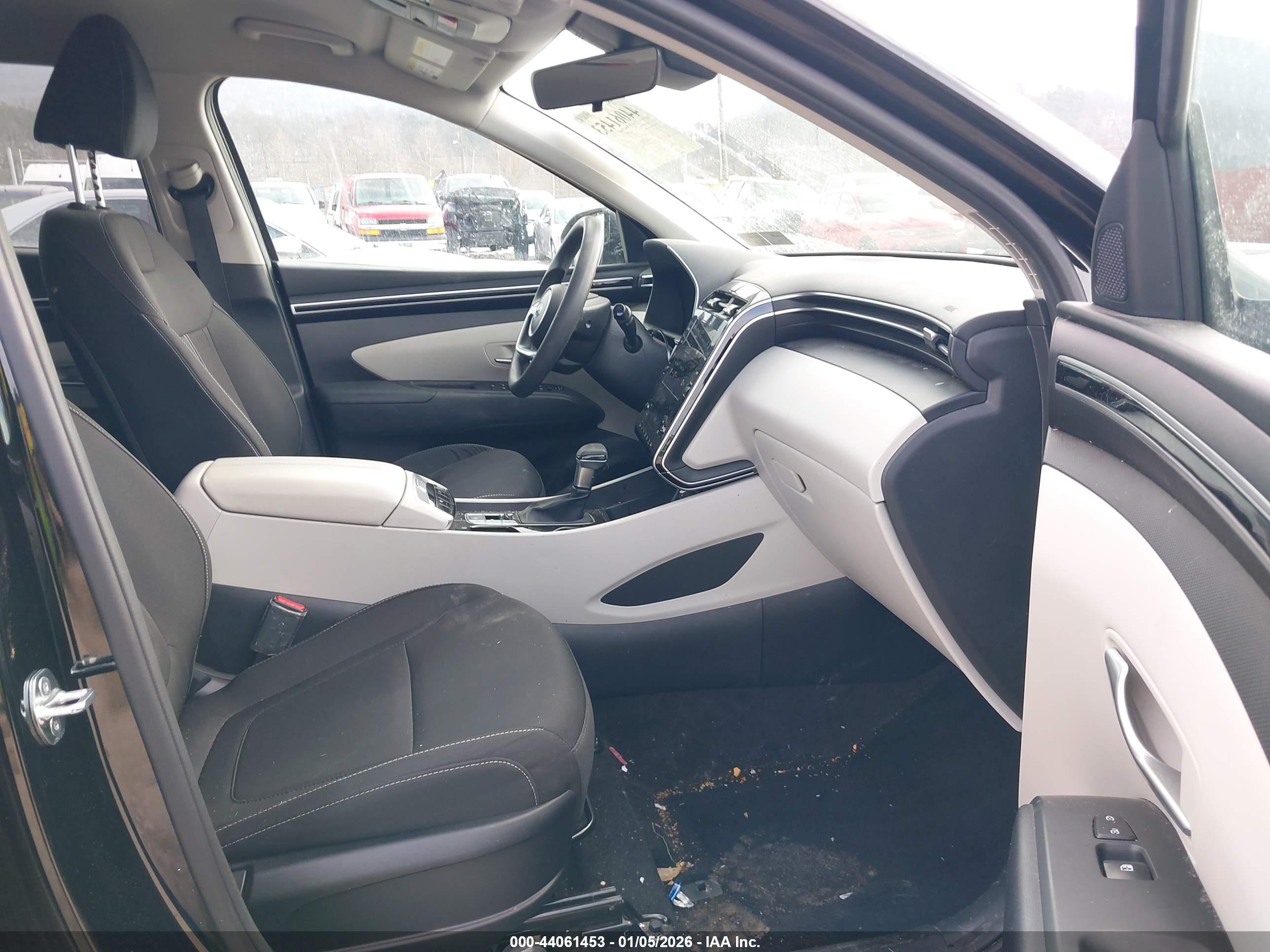 HYUNDAI TUCSON image 5