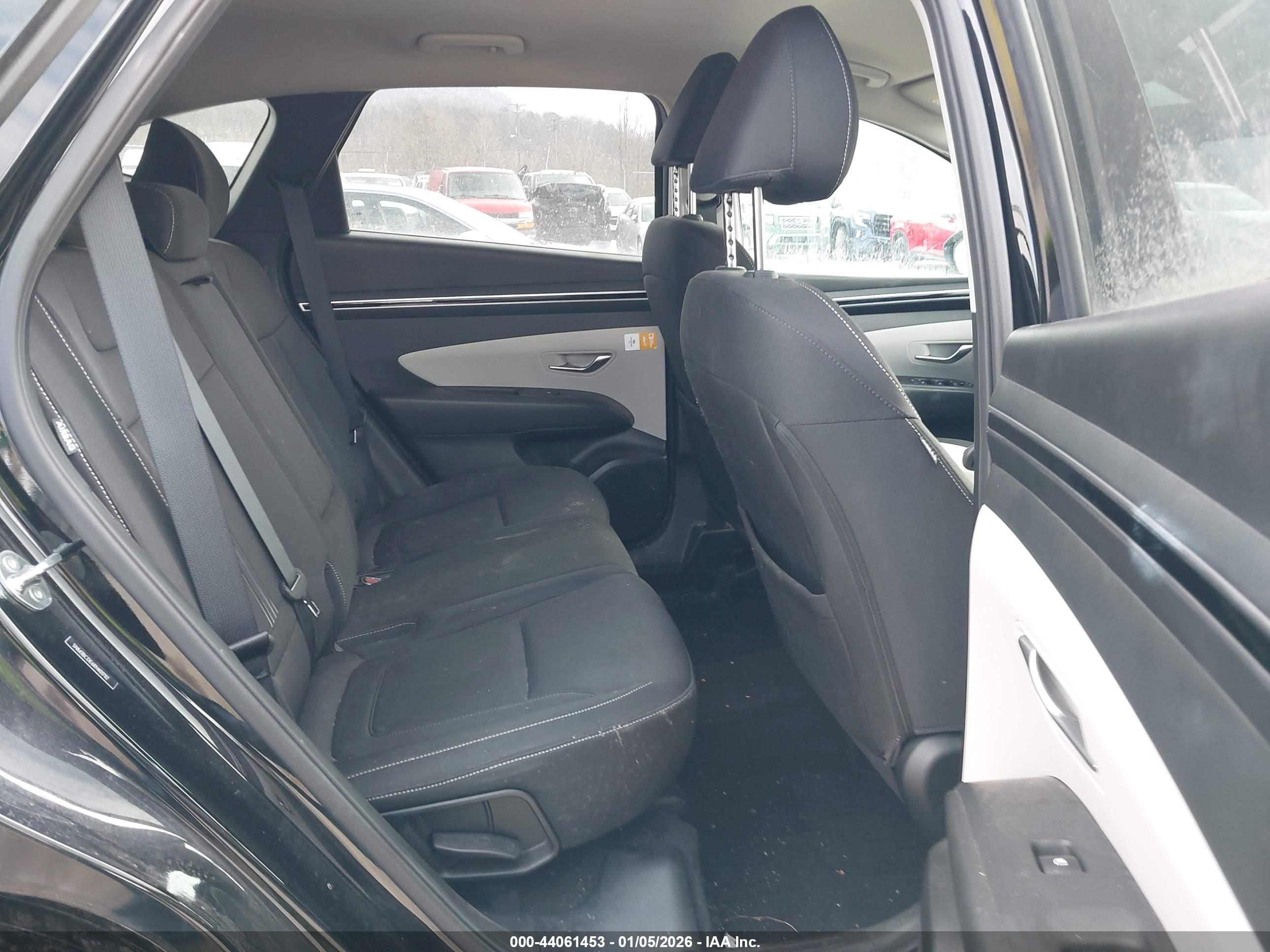 HYUNDAI TUCSON image 8