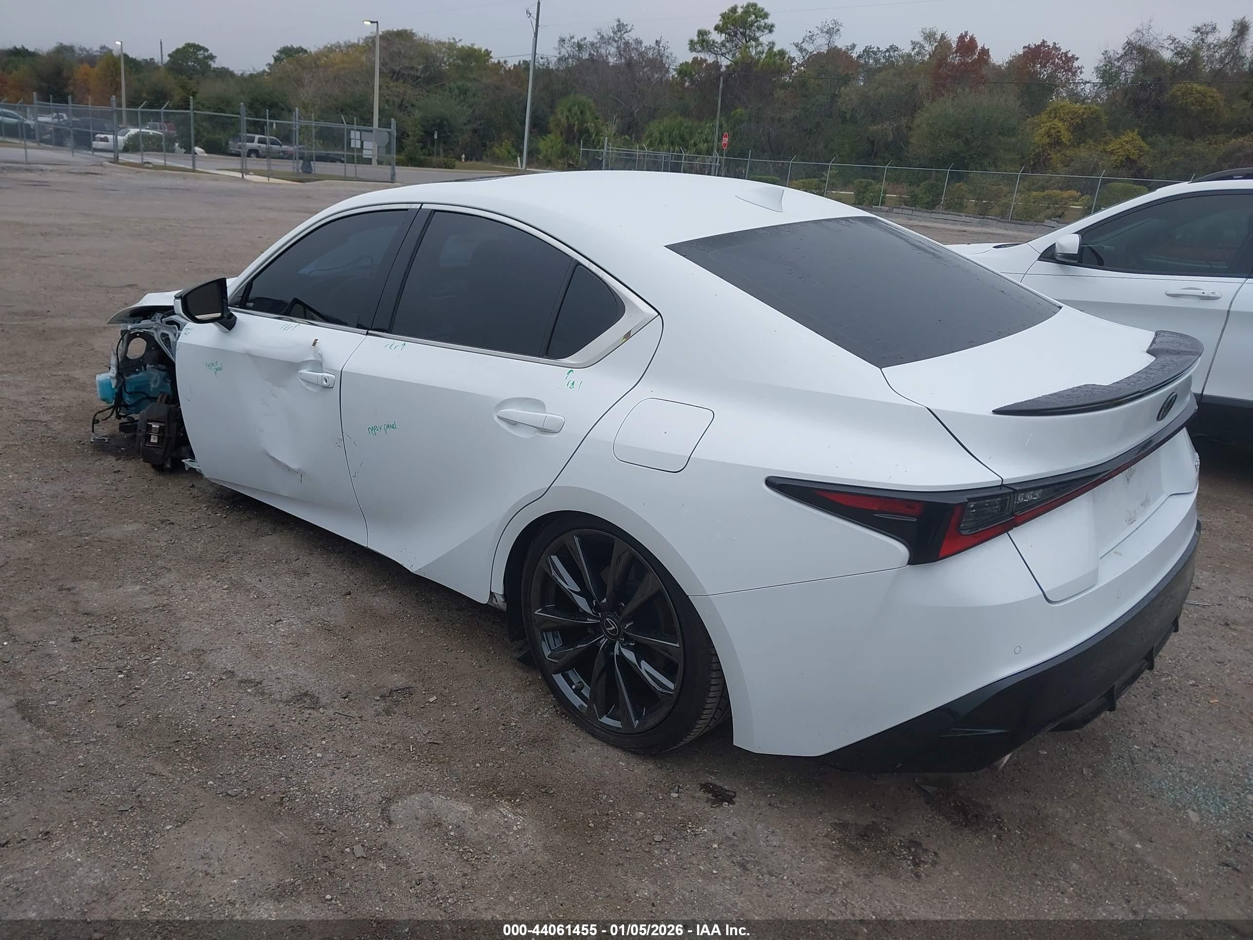 LEXUS IS image 3