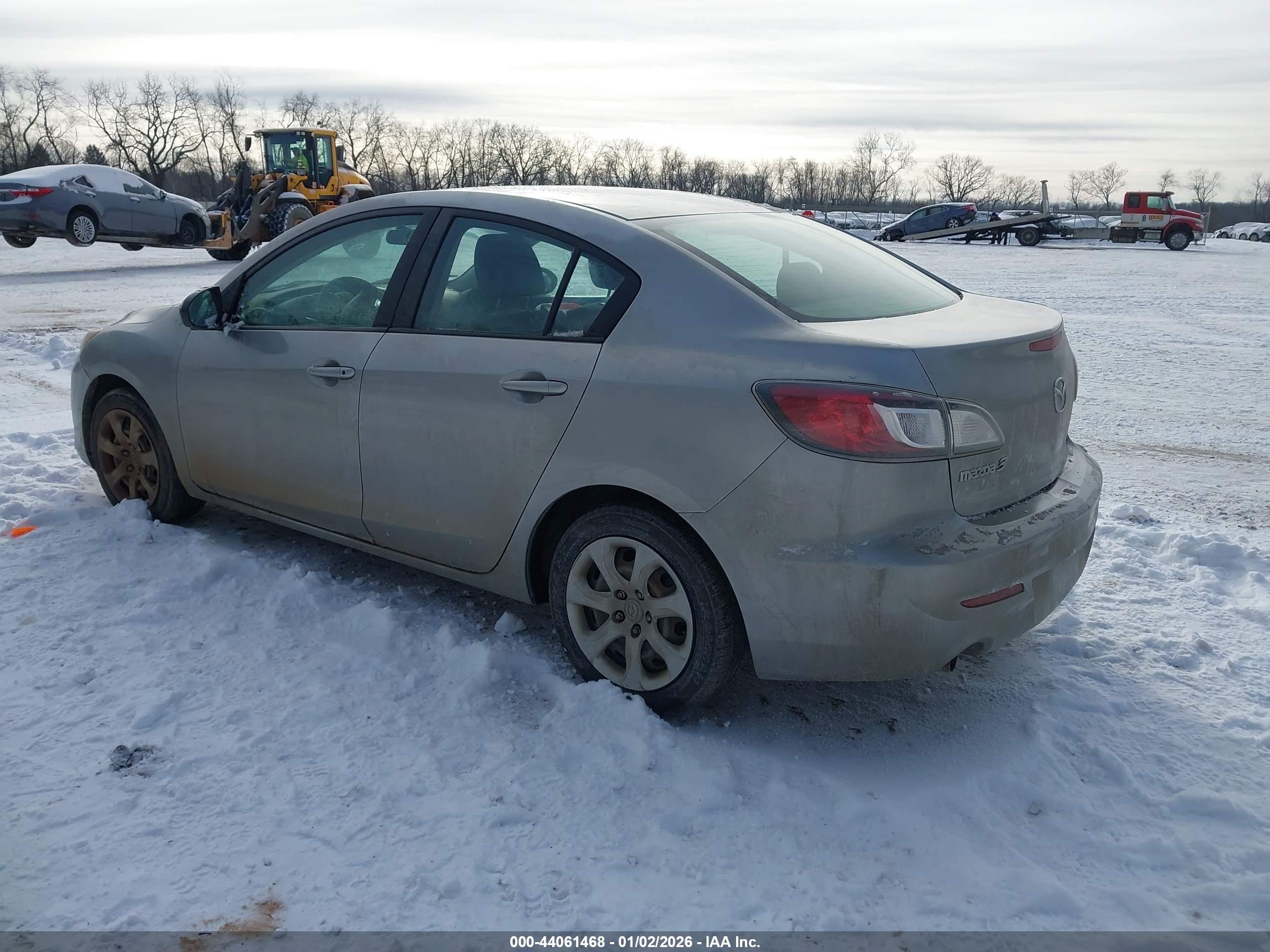 MAZDA MAZDA3 image 3