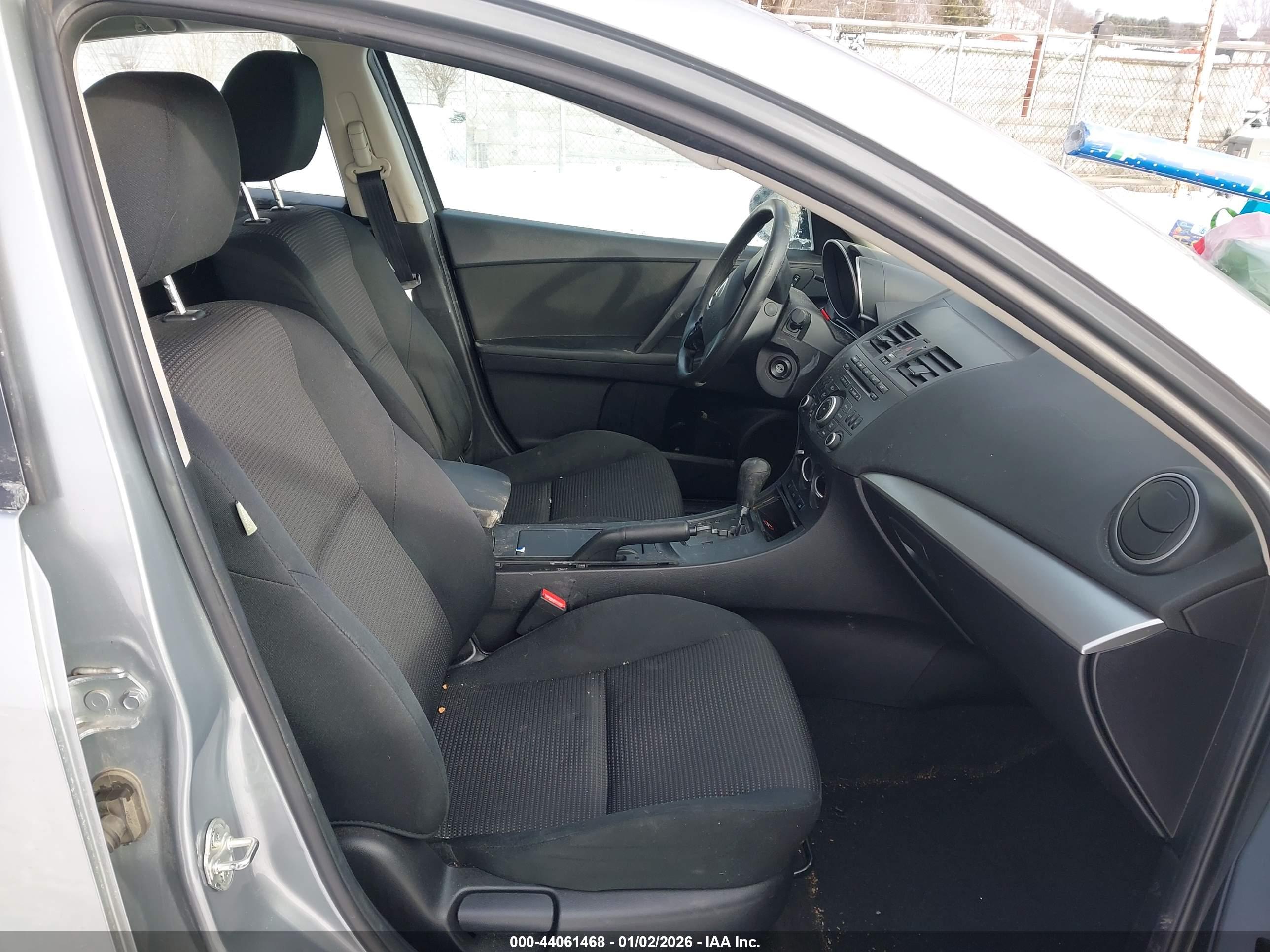 MAZDA MAZDA3 image 5