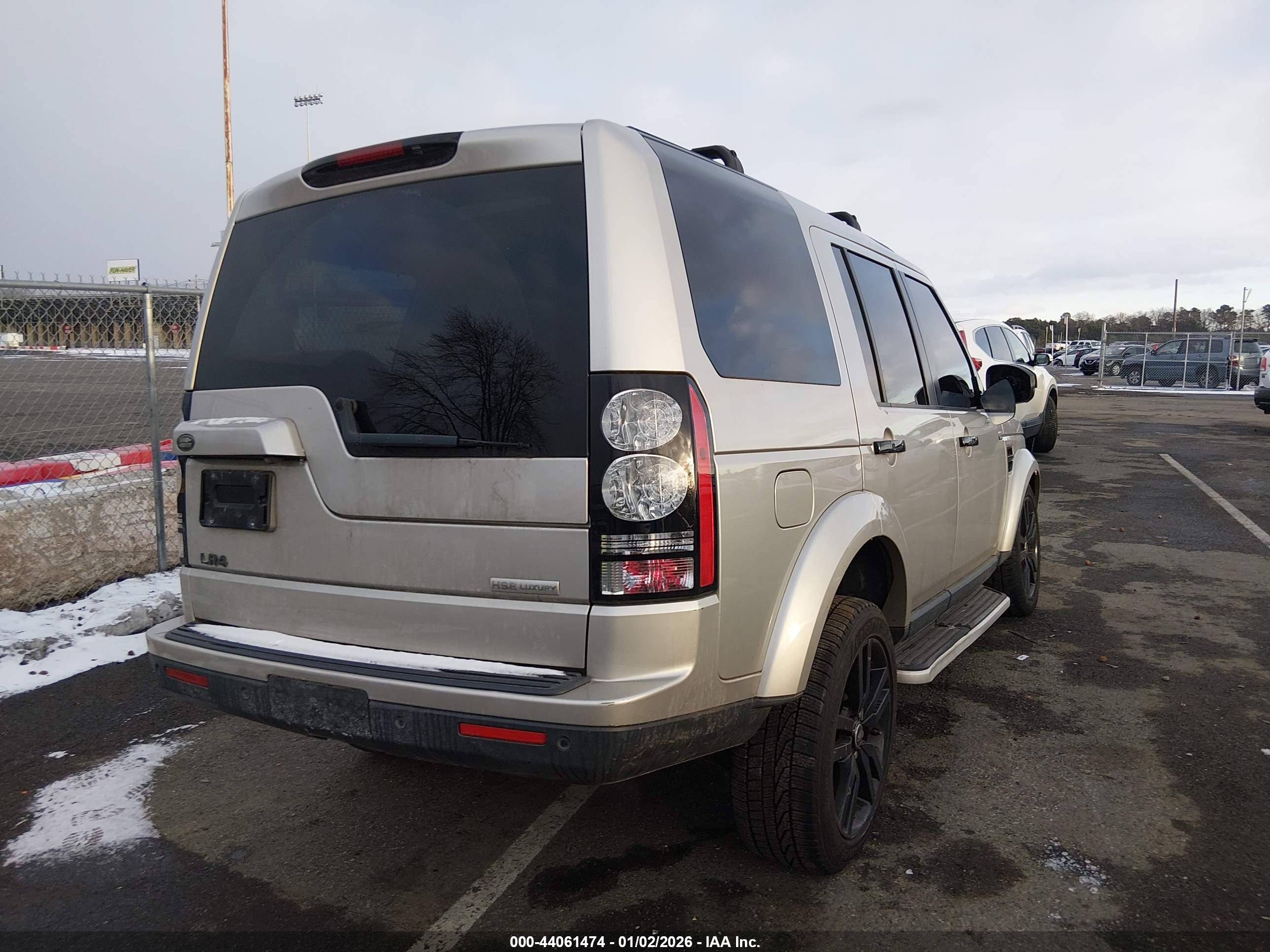 LAND ROVER image 4
