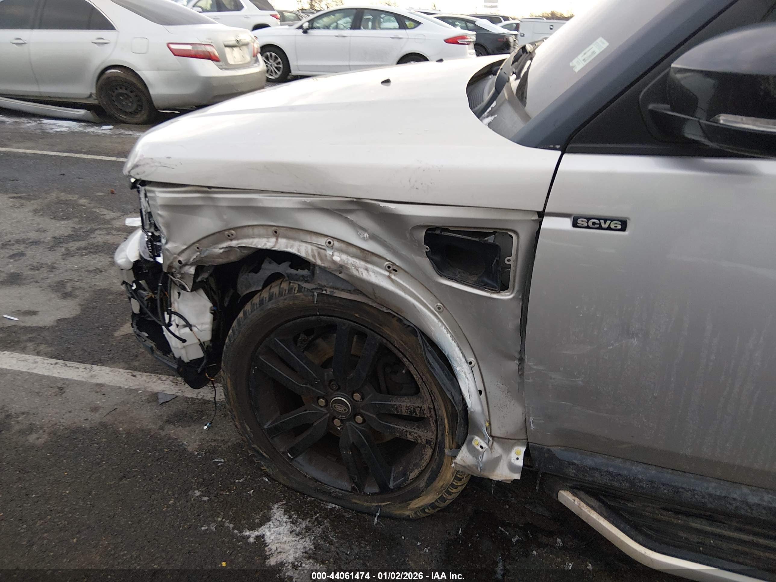 LAND ROVER image 6