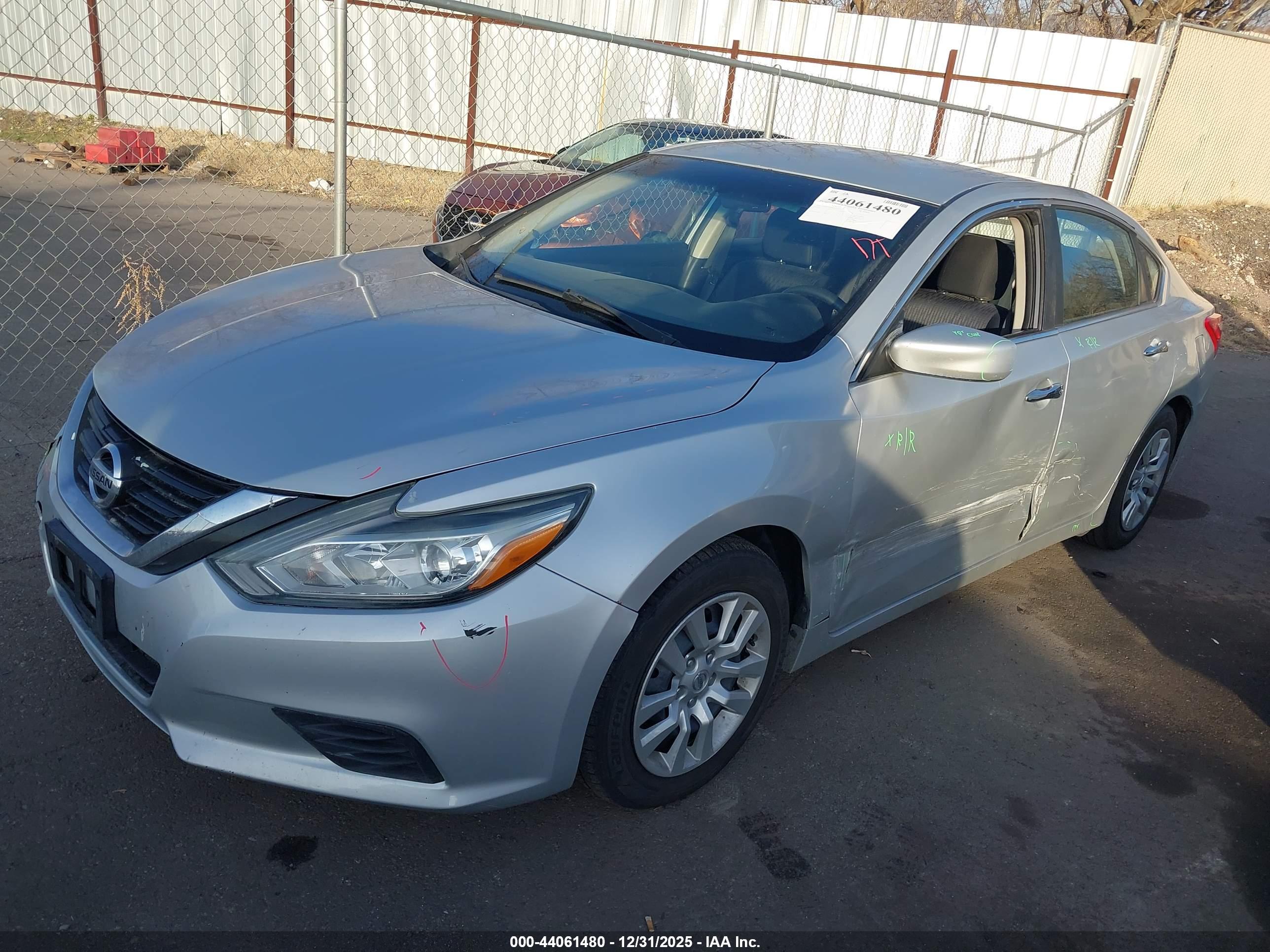 NISSAN ALTIMA image 2