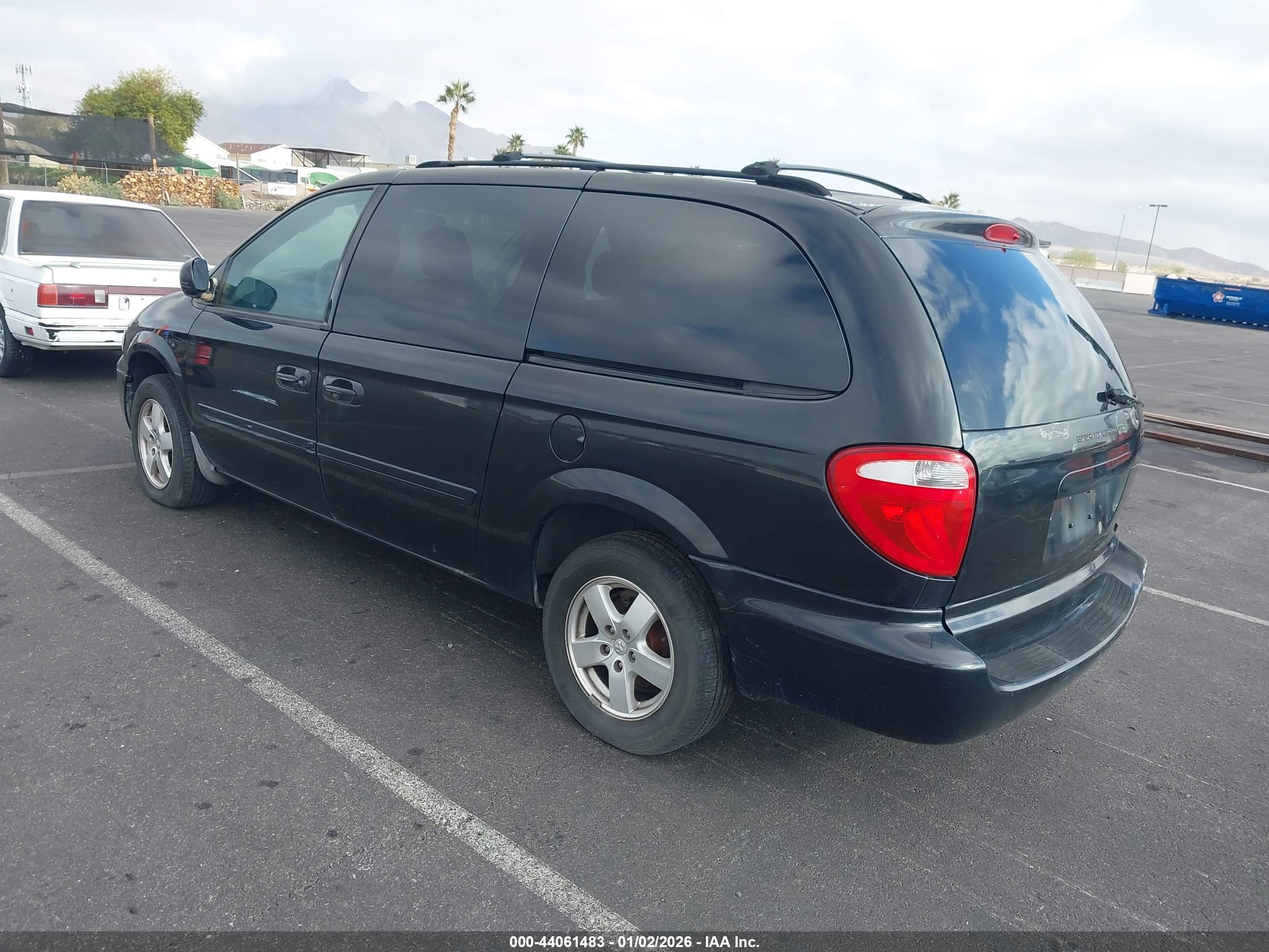 DODGE GRAND image 3