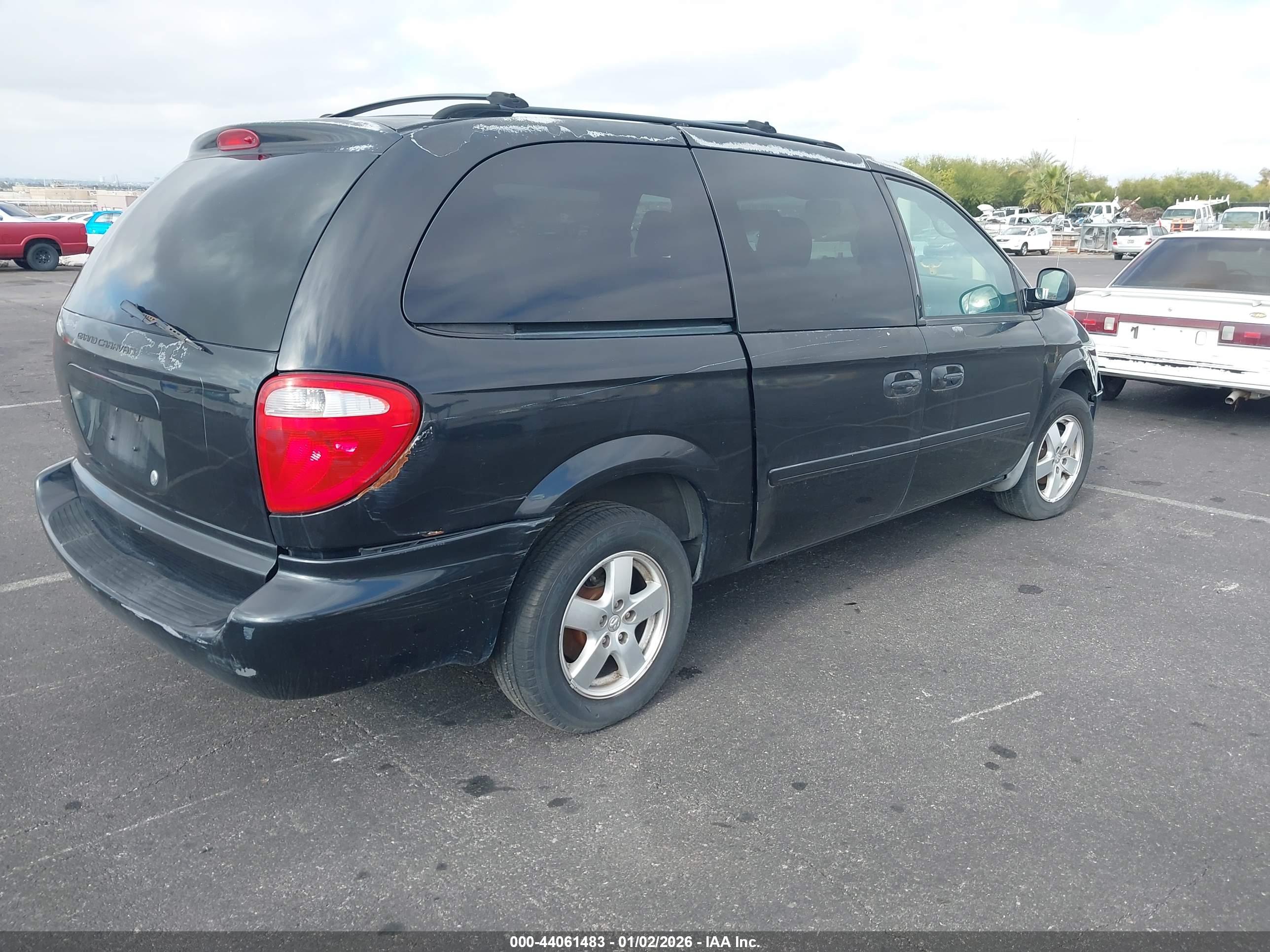 DODGE GRAND image 4