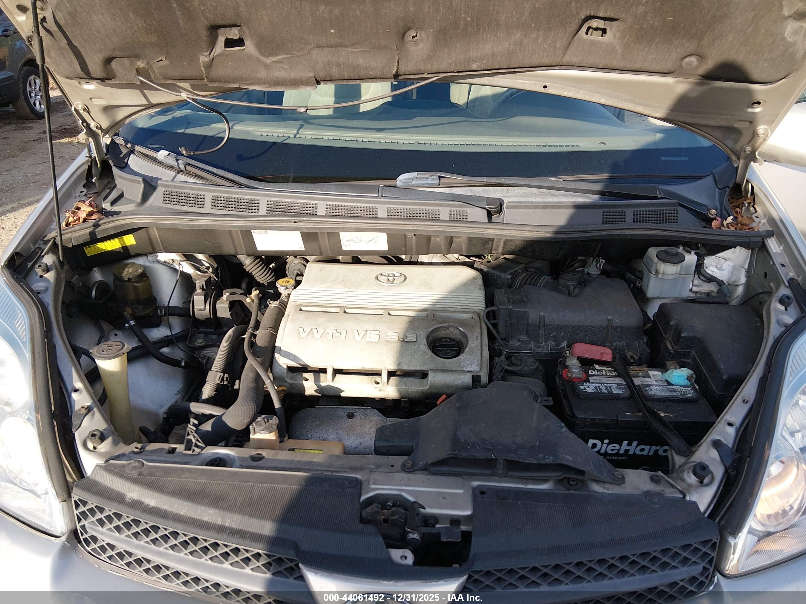 TOYOTA SIENNA image 10