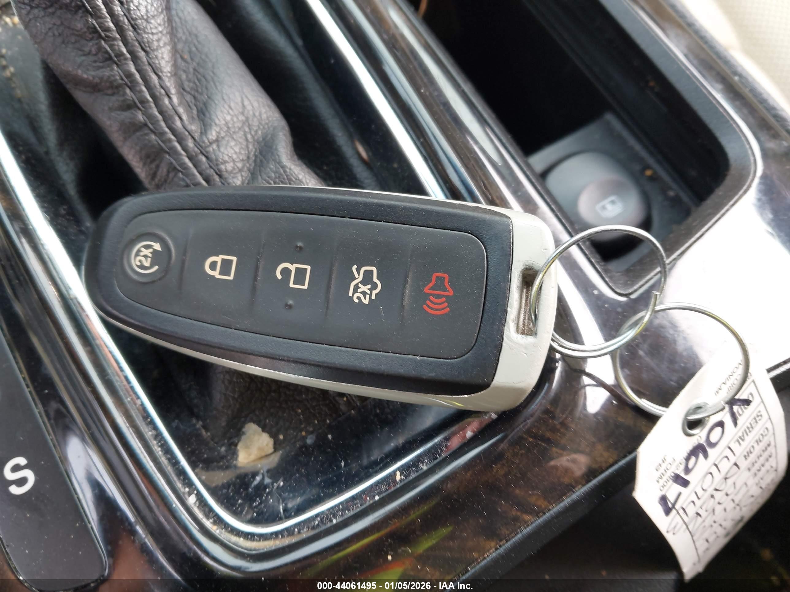 LINCOLN MKS image 11