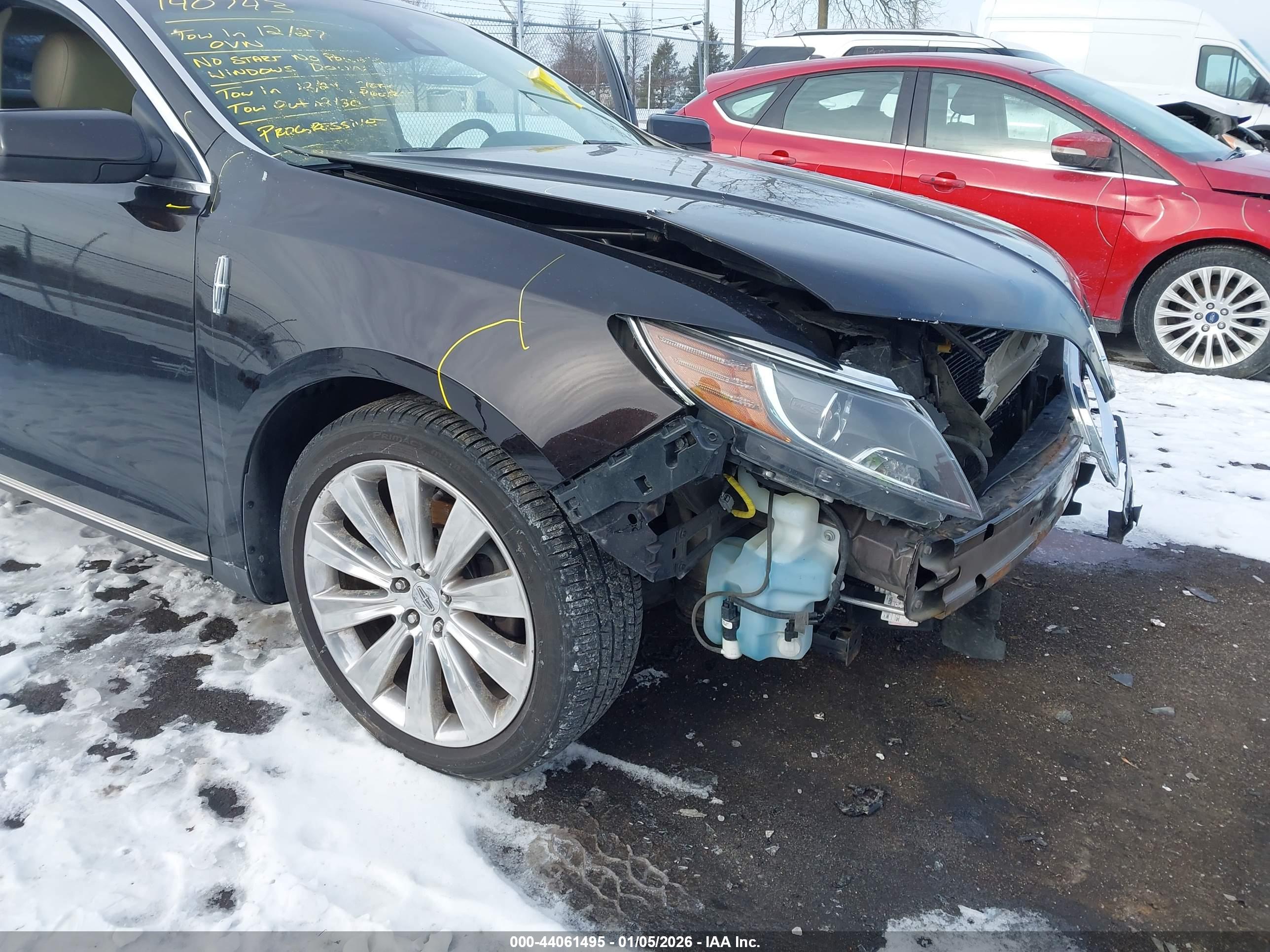 LINCOLN MKS image 6