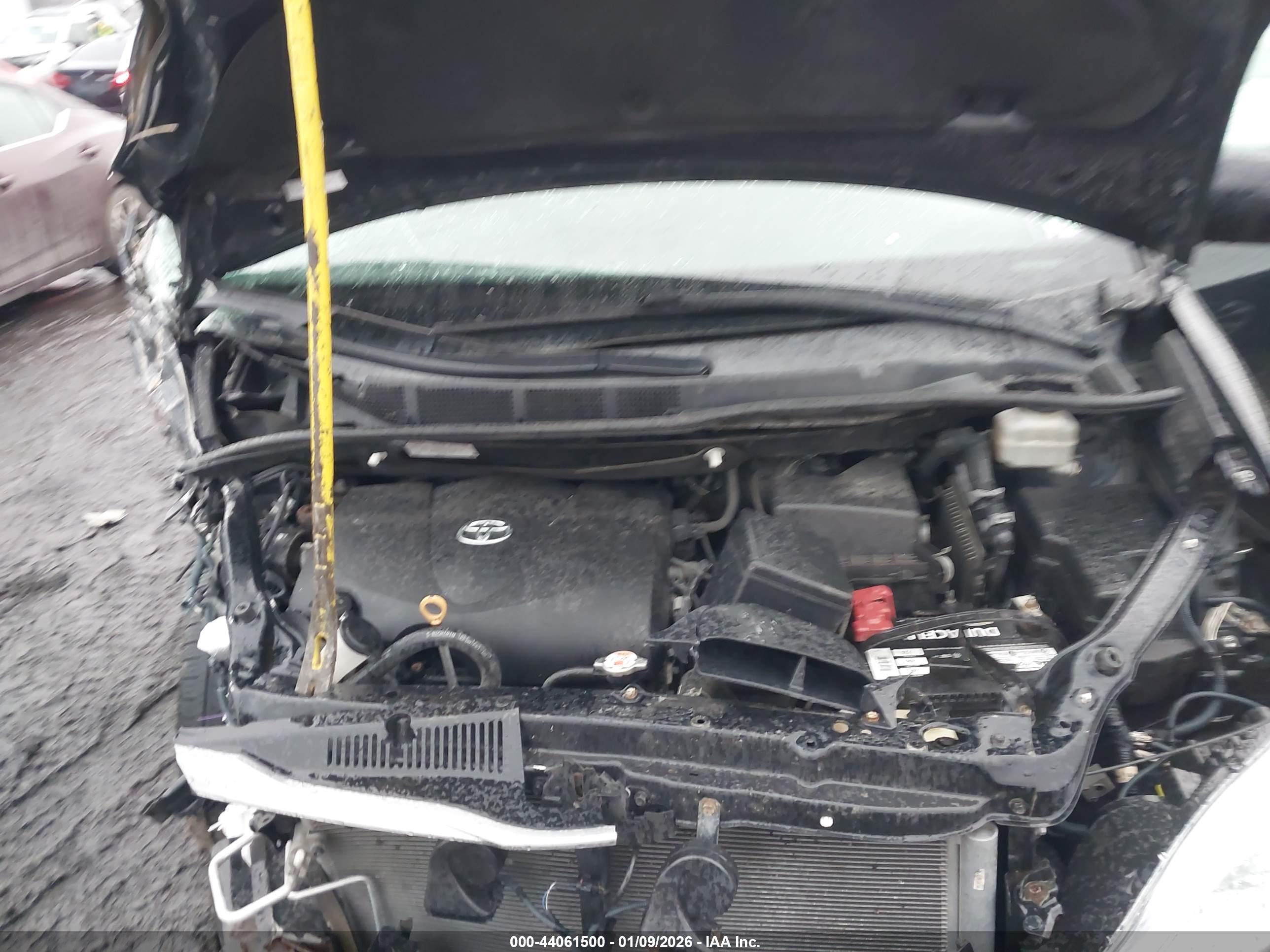 TOYOTA SIENNA image 10