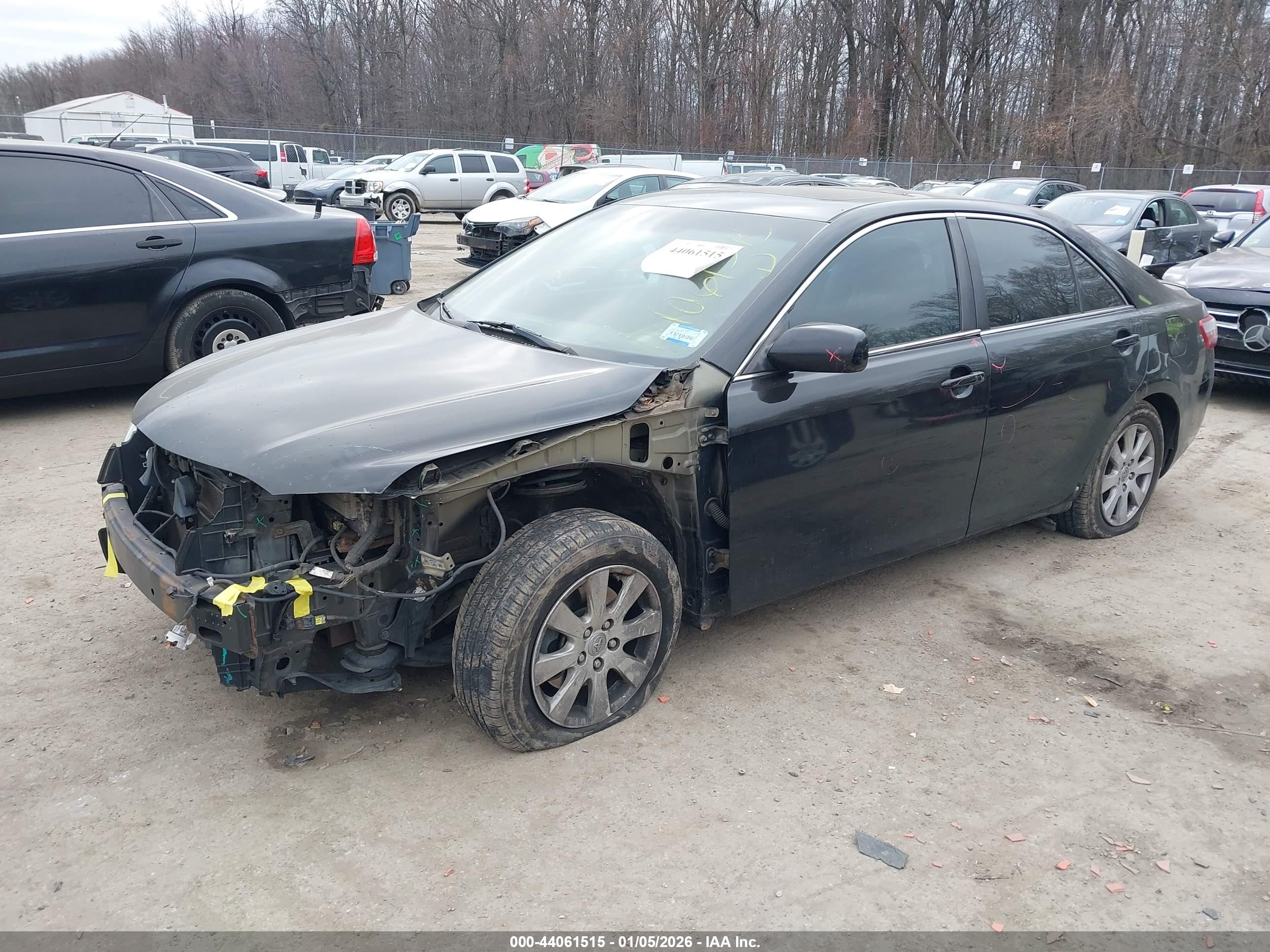 TOYOTA CAMRY image 2