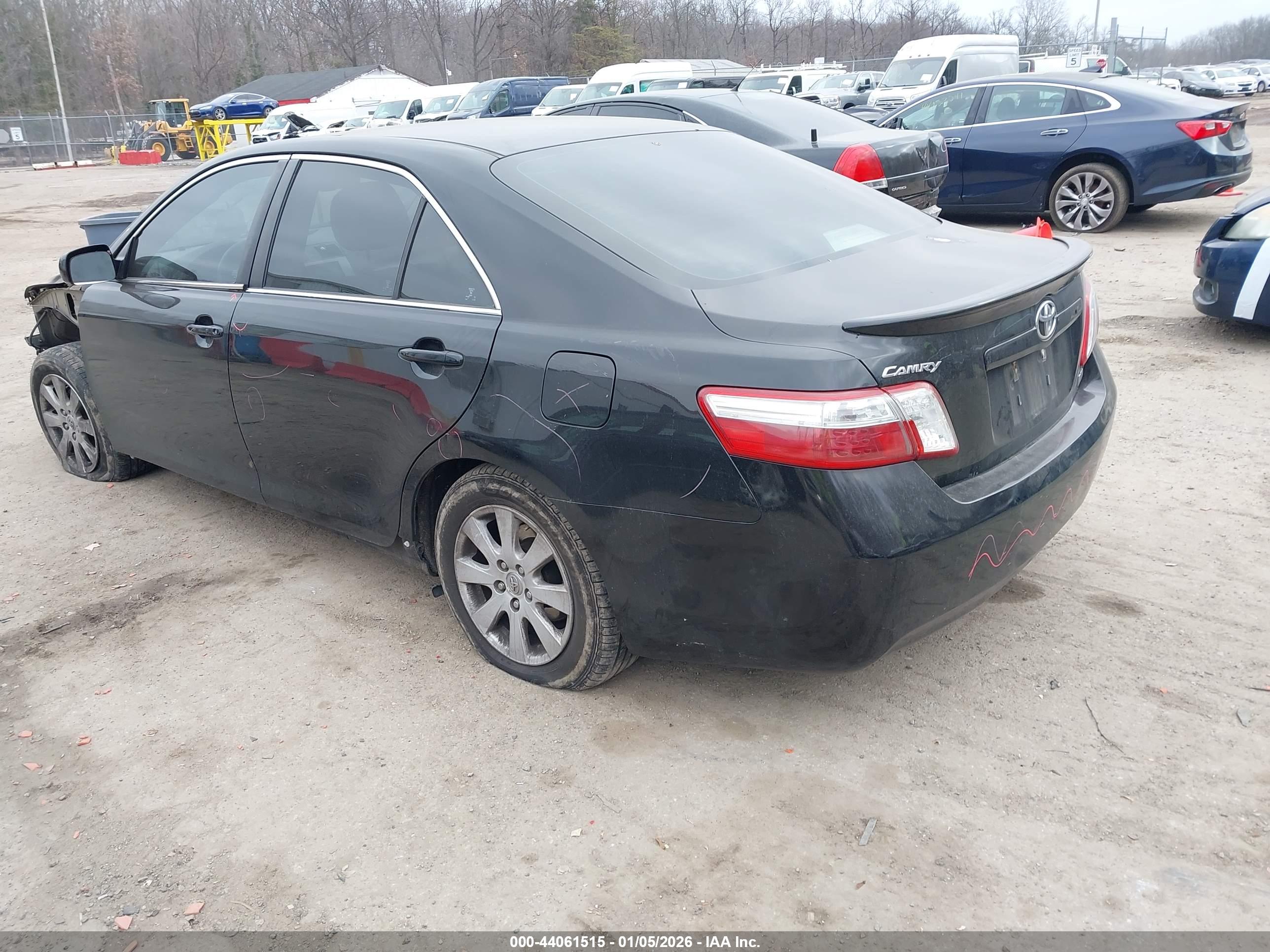 TOYOTA CAMRY image 3